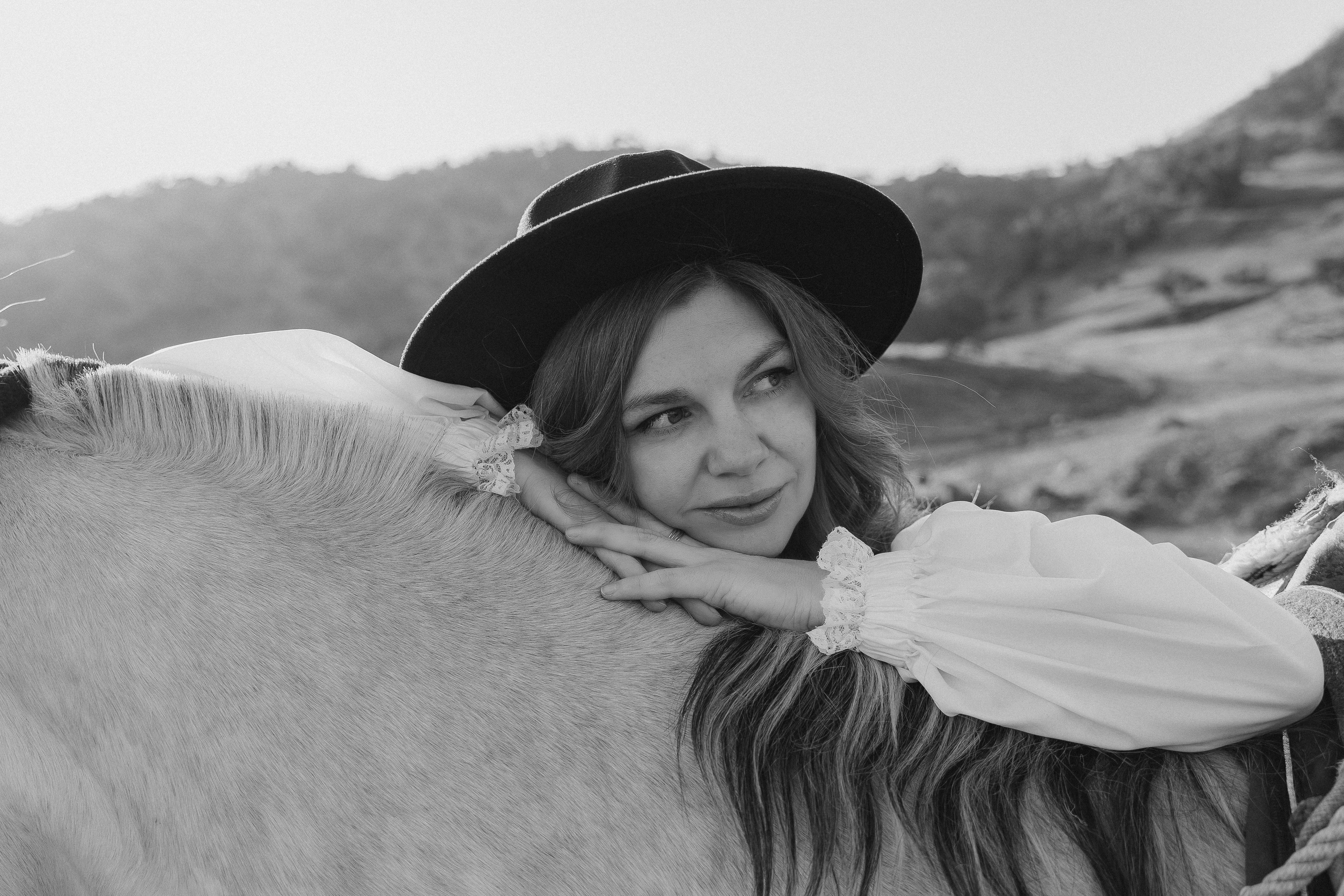 Horseback Mountain Photoshoot — Connection, Freedom & Natural Beauty. Photographer in Santiago, Chile Anna Almazova