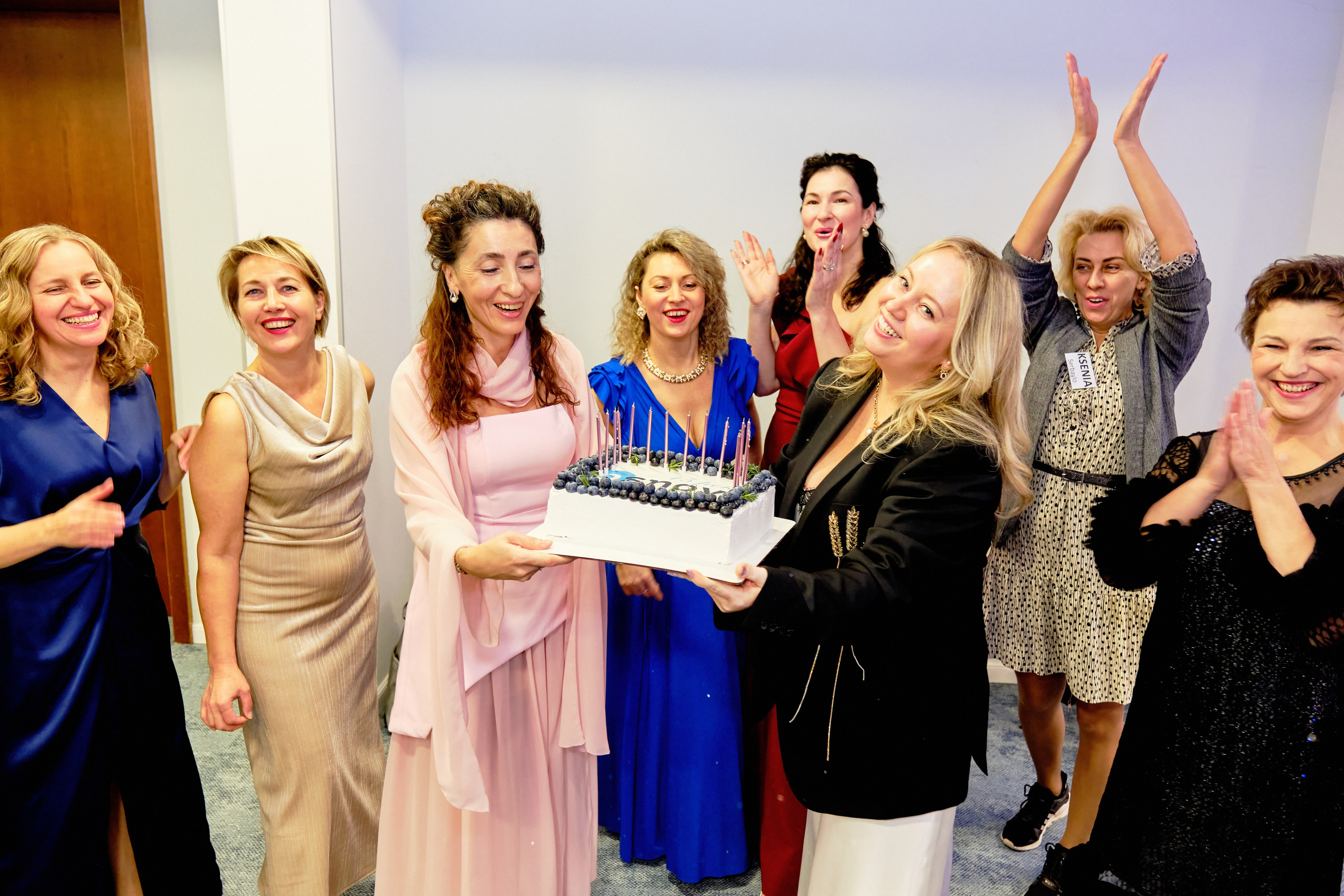 Фоторепортаж з благодійного Новорічного балу у Чорногорії. Портретний фотограф Альона Новгородцева