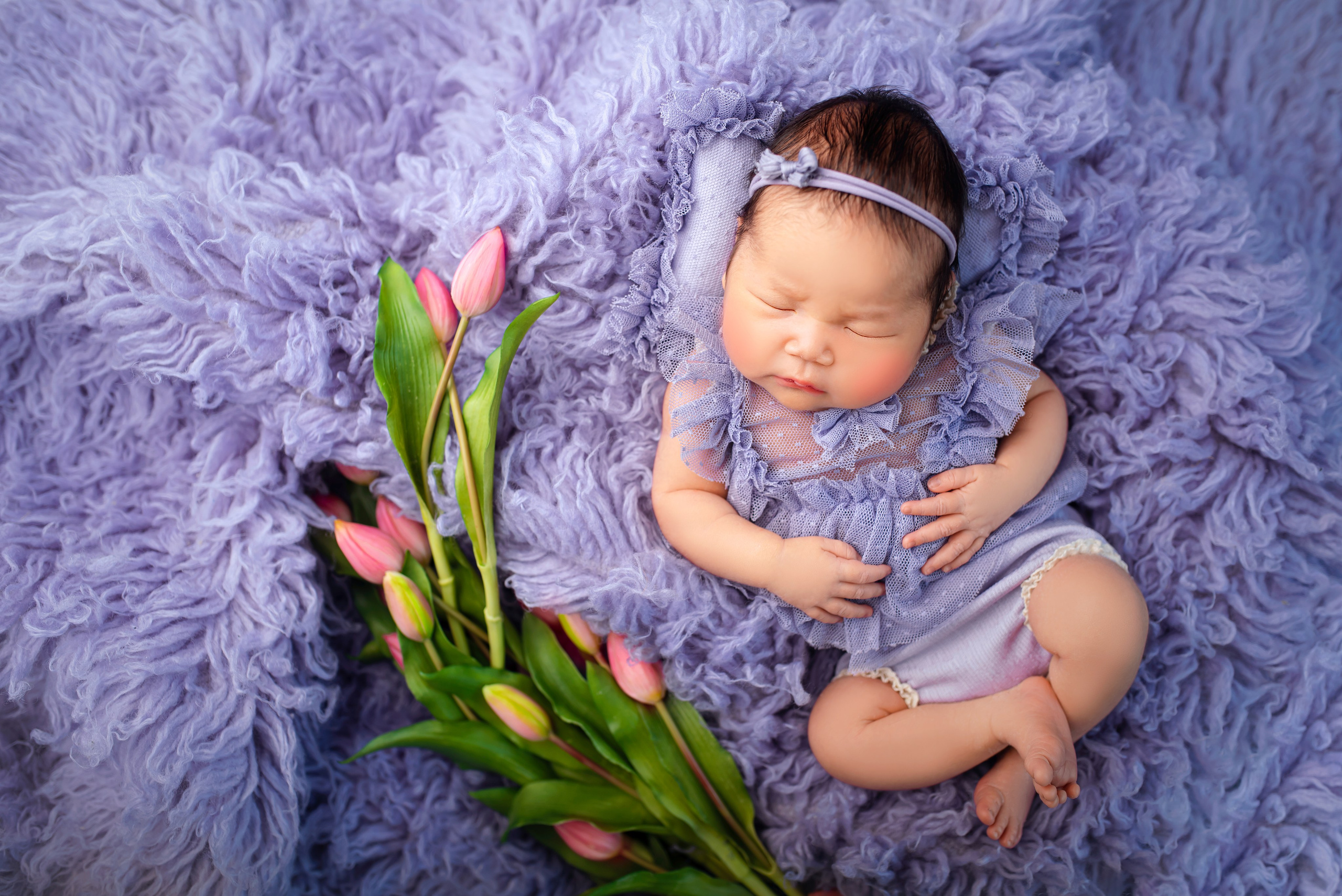 Newborn photoshoot. Newborn photographer and Photography Educator in Prague Yana Stelmakh