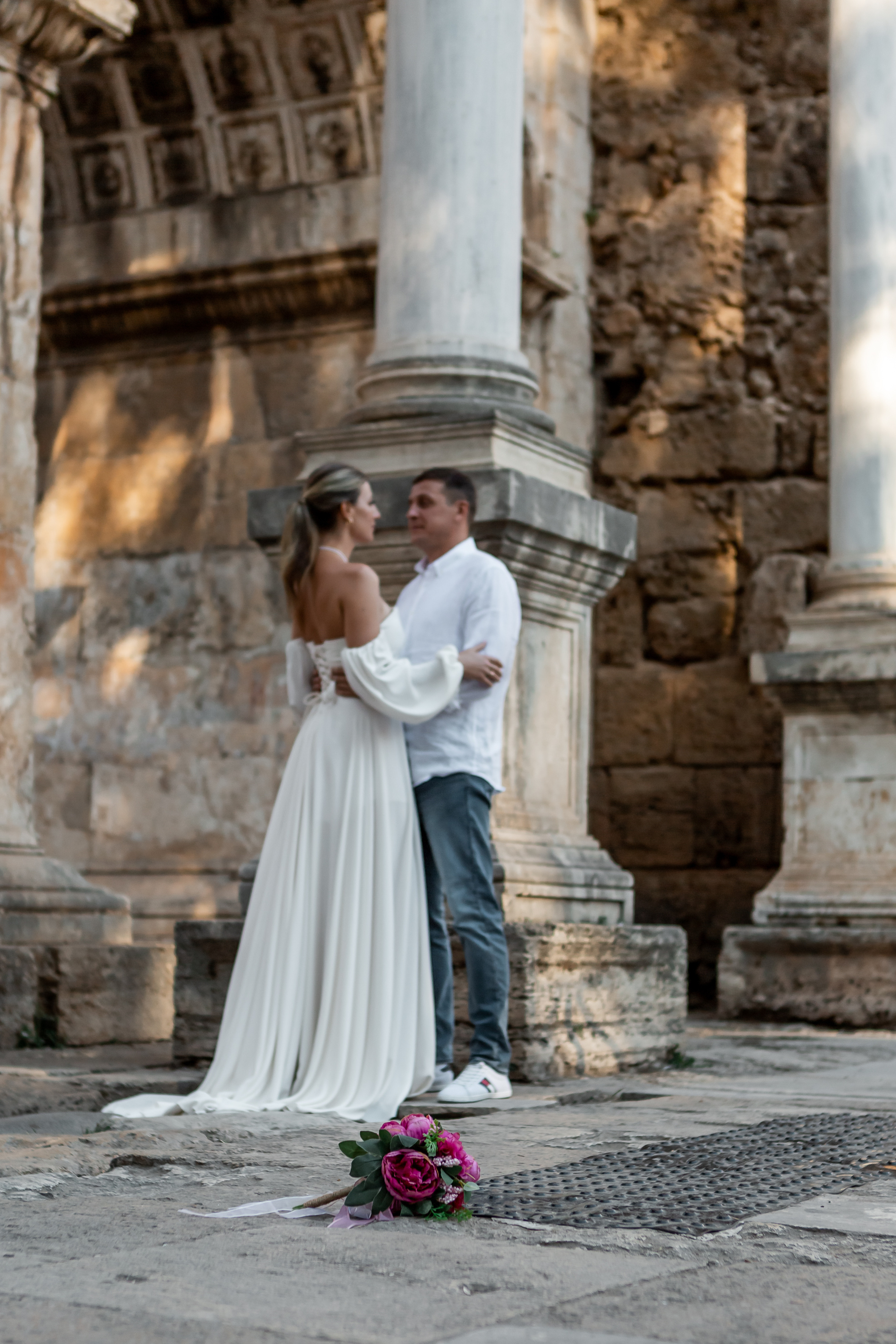 Свадебная фотосессия в старом городе Анталии. Фотограф в Анталии, Кемере и Белеке