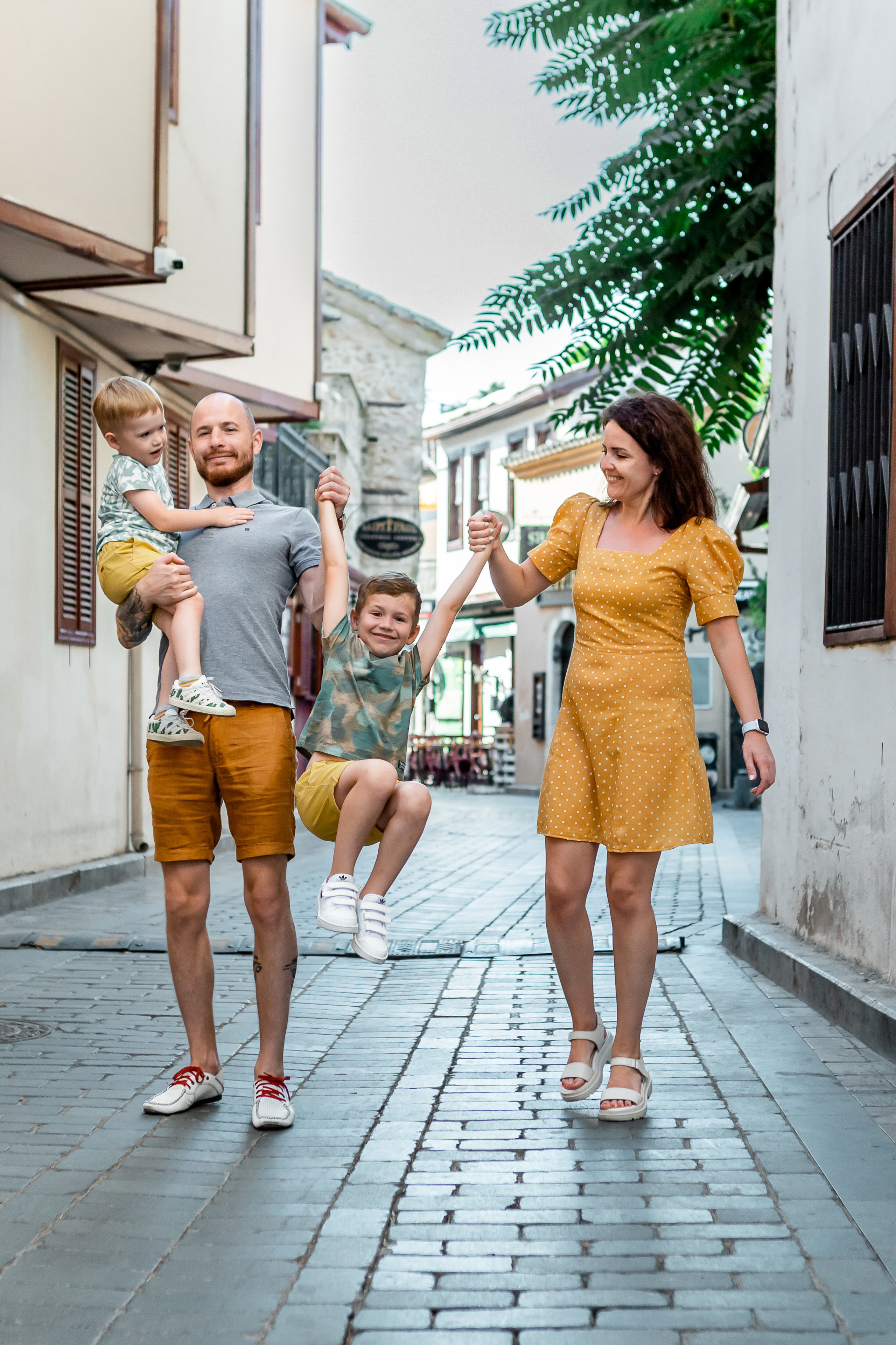 Семейная фотосессия в старом городе Анталии. Фотограф в Анталии, Кемере и Белеке