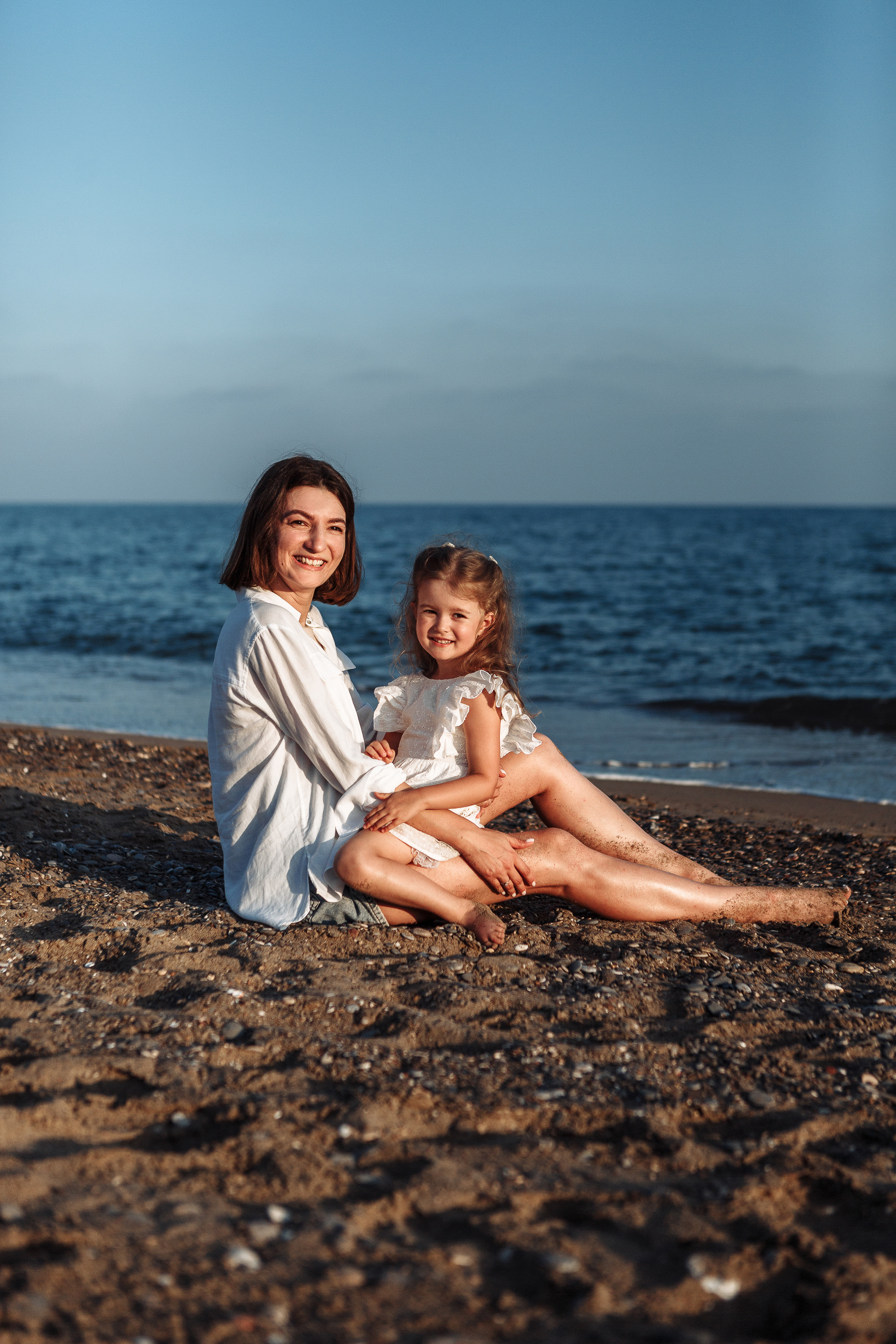 Фотосессия мамы и дочки на море. Фотограф в Анталии, Кемере и Белеке
