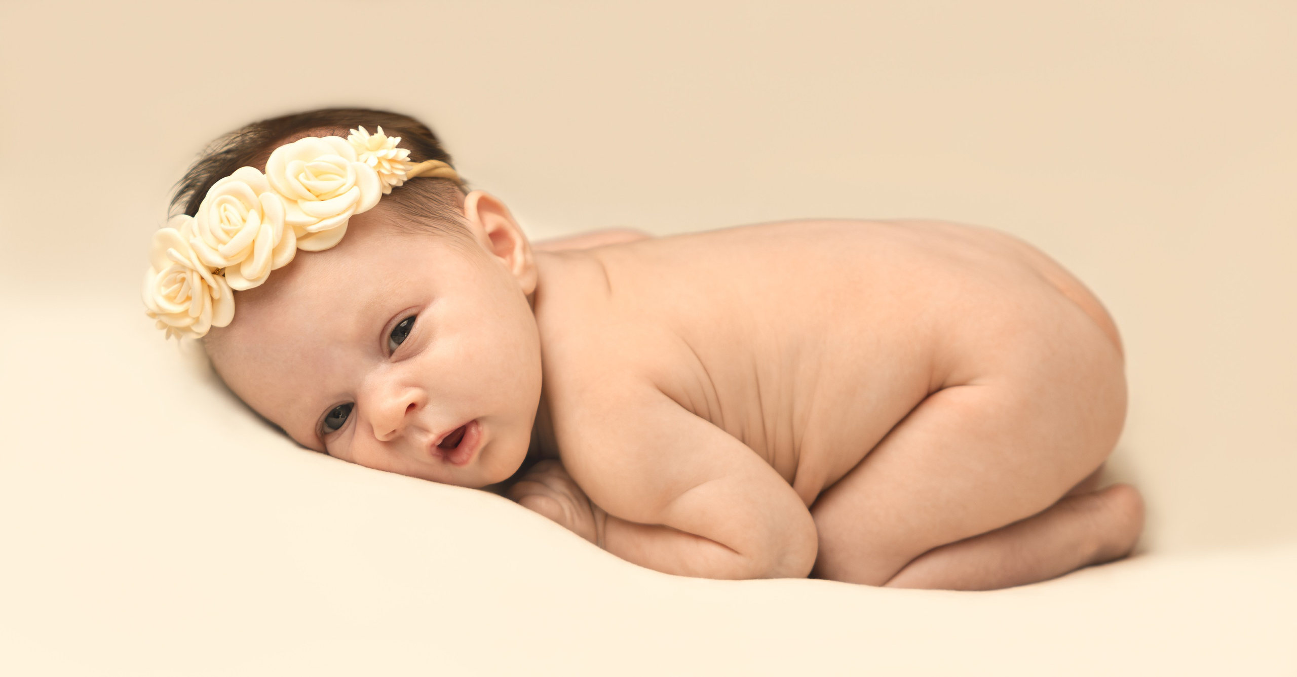 Newborn. Women’s photographer in Coventry, UK. Boudoir and portraits are my focus; I also capture couples, mini weddings, maternity & newborns