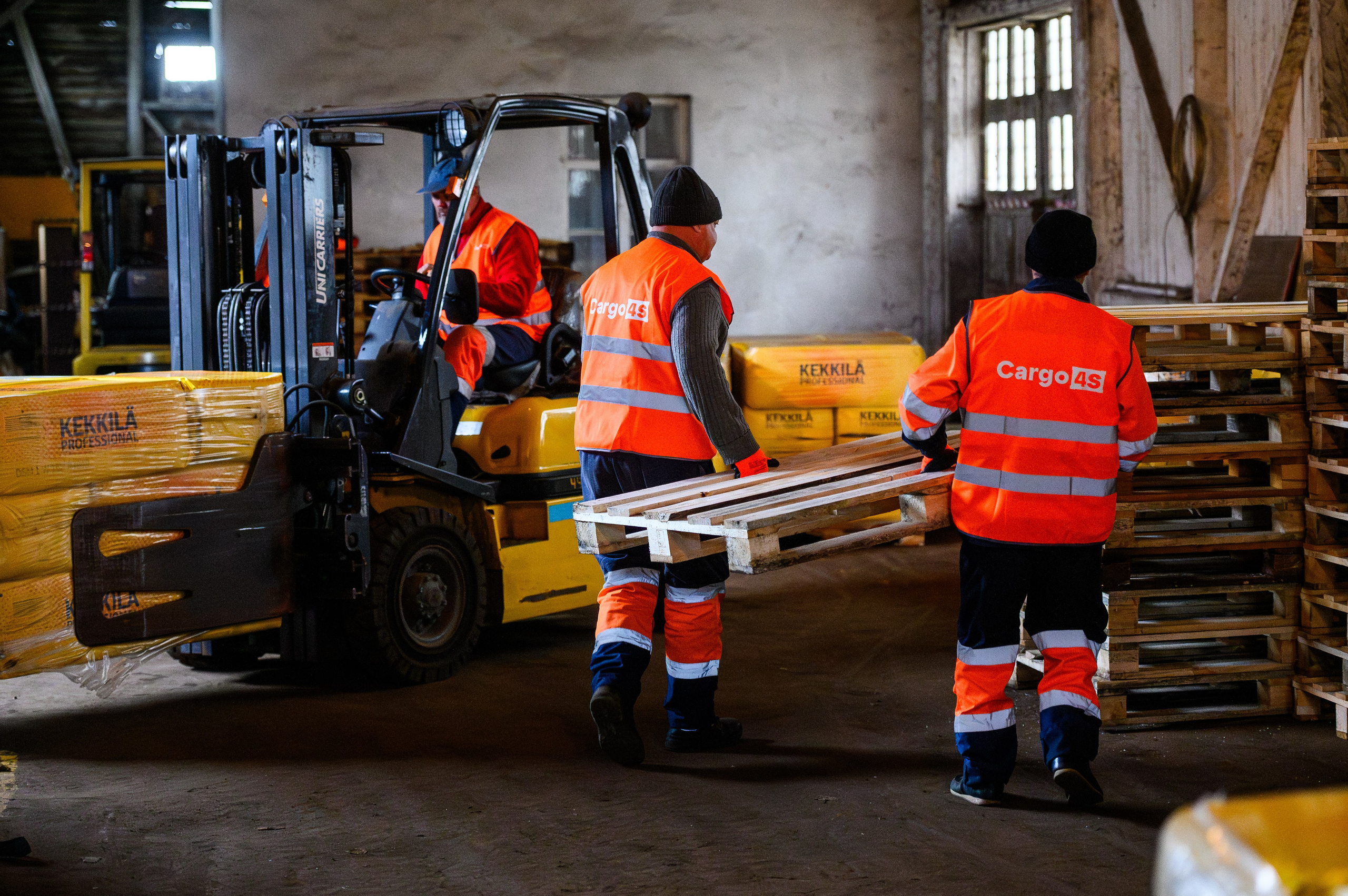 Cargo 4s — reklāmas foto. Ritvars Pujats Emotion Photographer