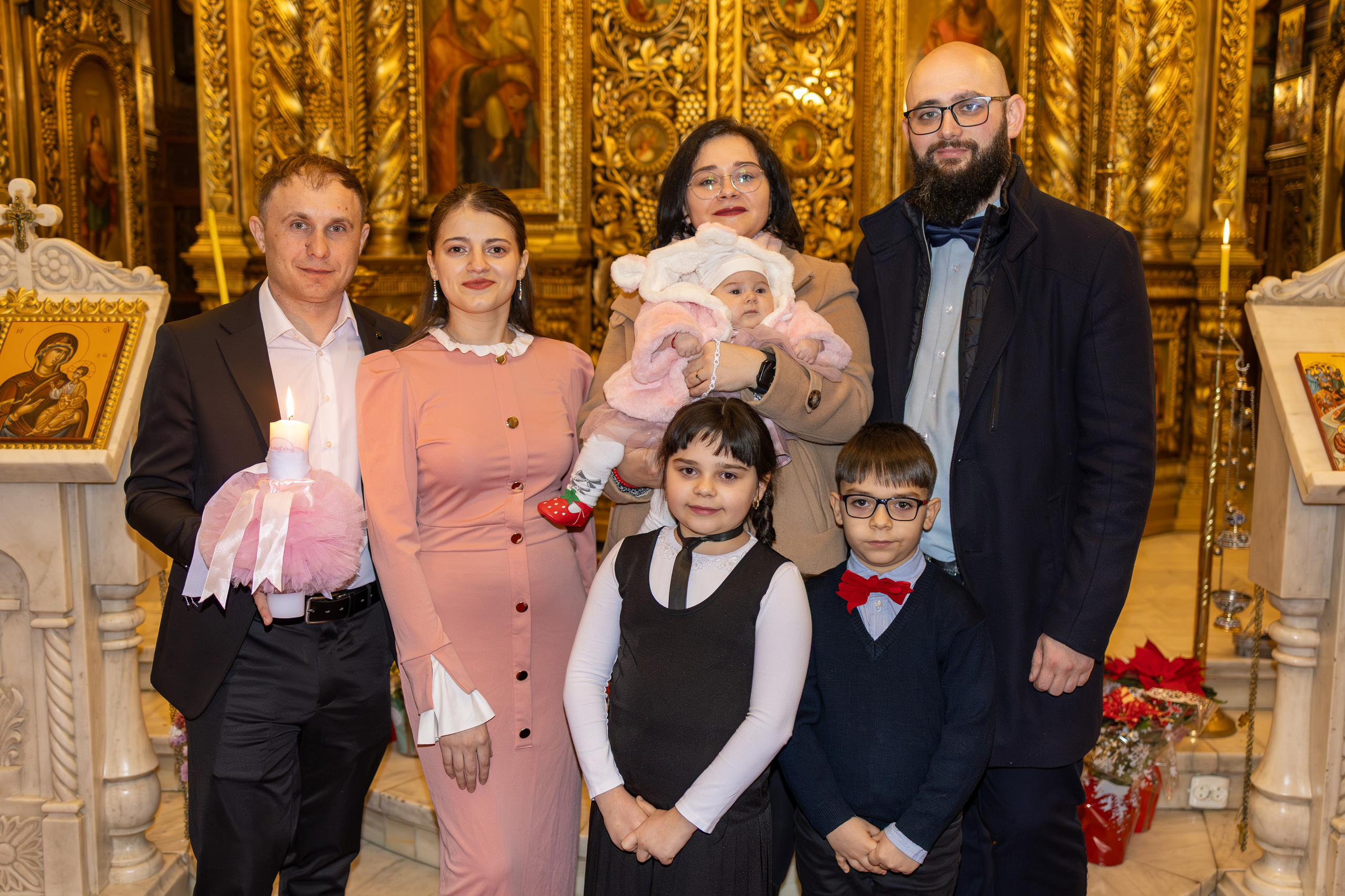 Roua-Maria. Fotograf. Lucrez cu oameni, produse și spații. Portret și fotografie creativă. Bacău, România. Lidia Savinoiu