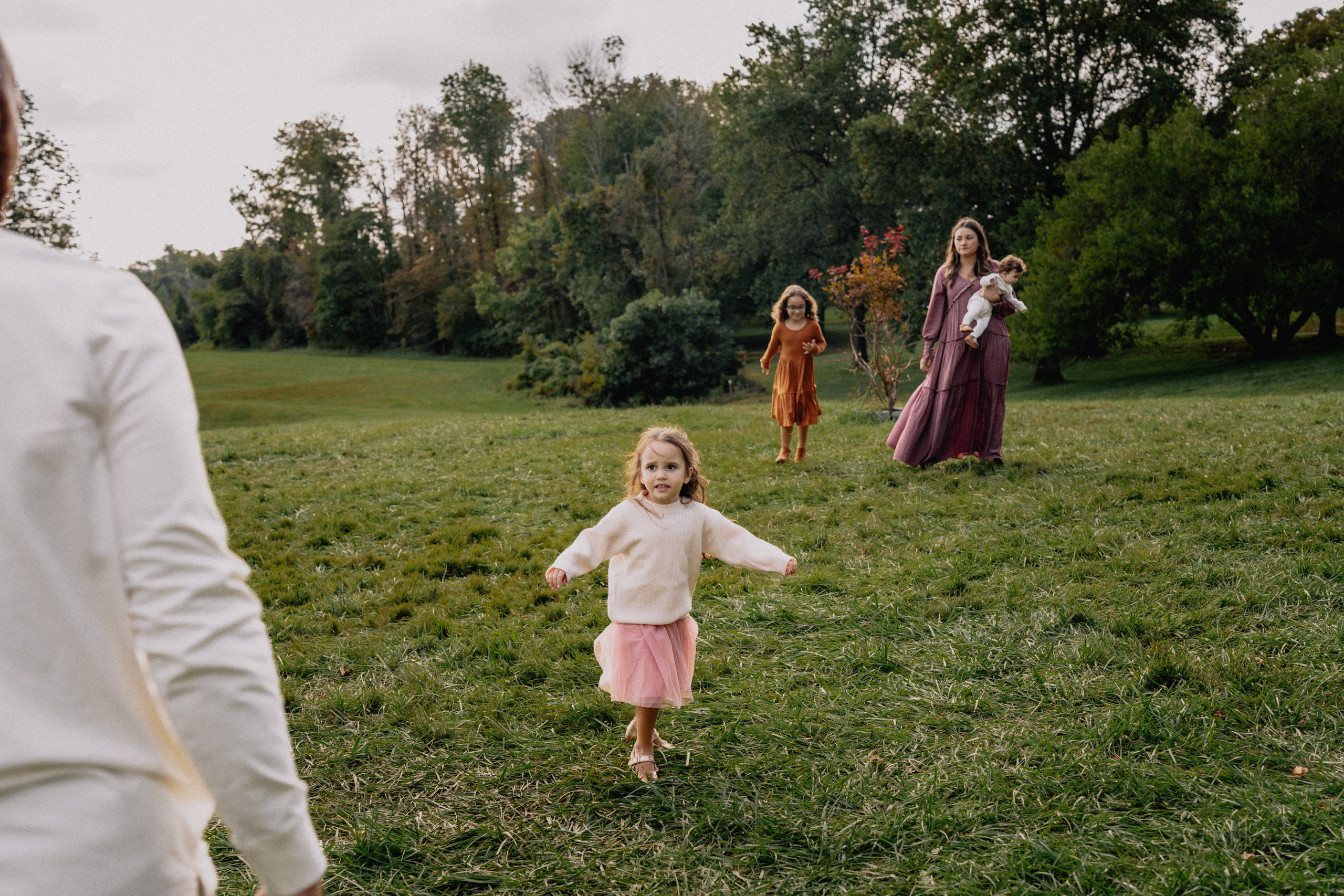 Outdoor Family Photography – Natural & Relaxed Portraits. Alisa Tant — Family and newborn photographer Bucks County, Montgomery county, Philadelphia, NJ