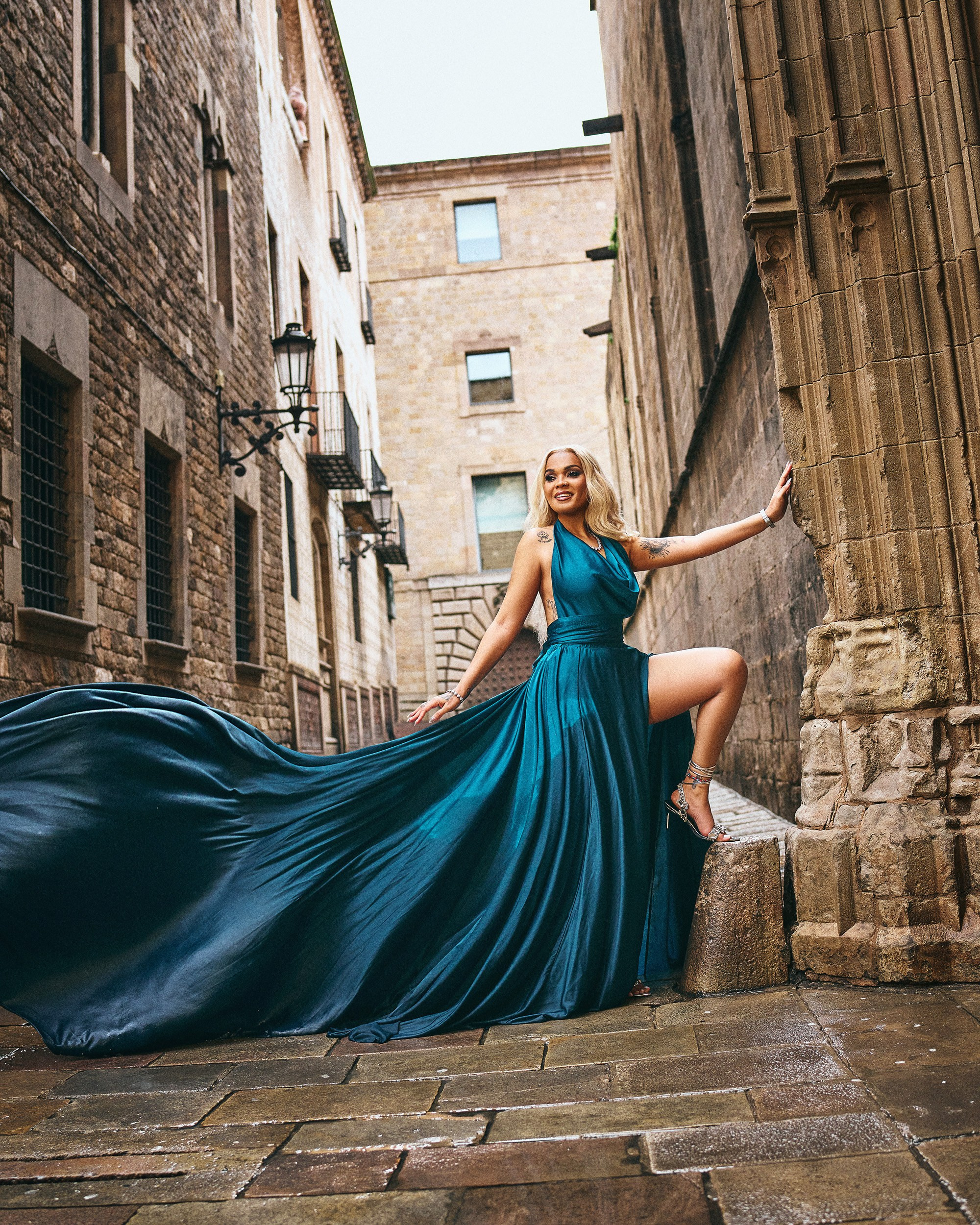 Fashion & Dresses for Photo Sessions | Barcelona Photographer Svyatoslav Usmyal. Barcelona Photographer | Studio & Outdoor Photo Sessions | Svyatoslav Usmyal