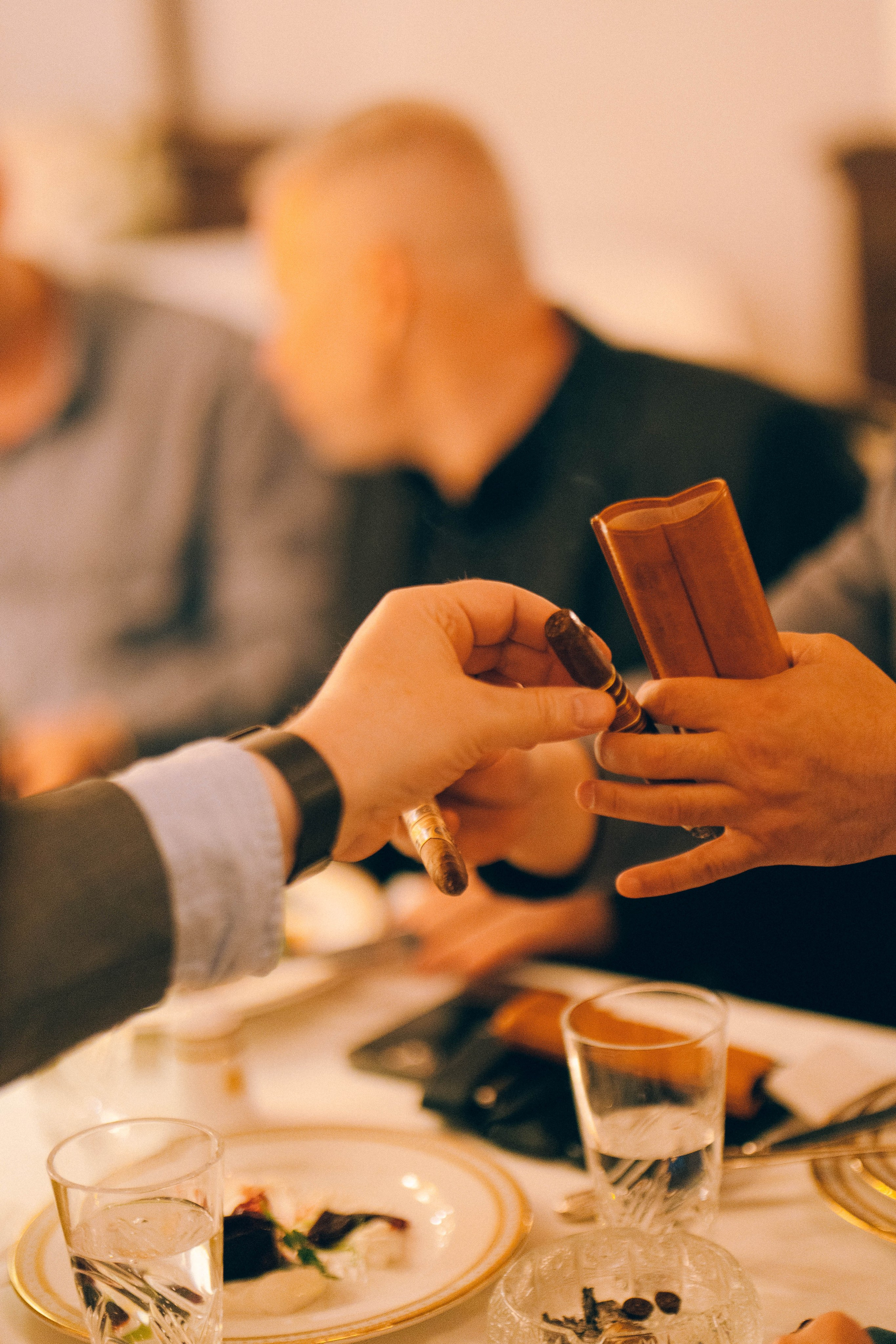 CIGAR CLUB. Wedding&Event photographer Ismail Rzayev in Baku