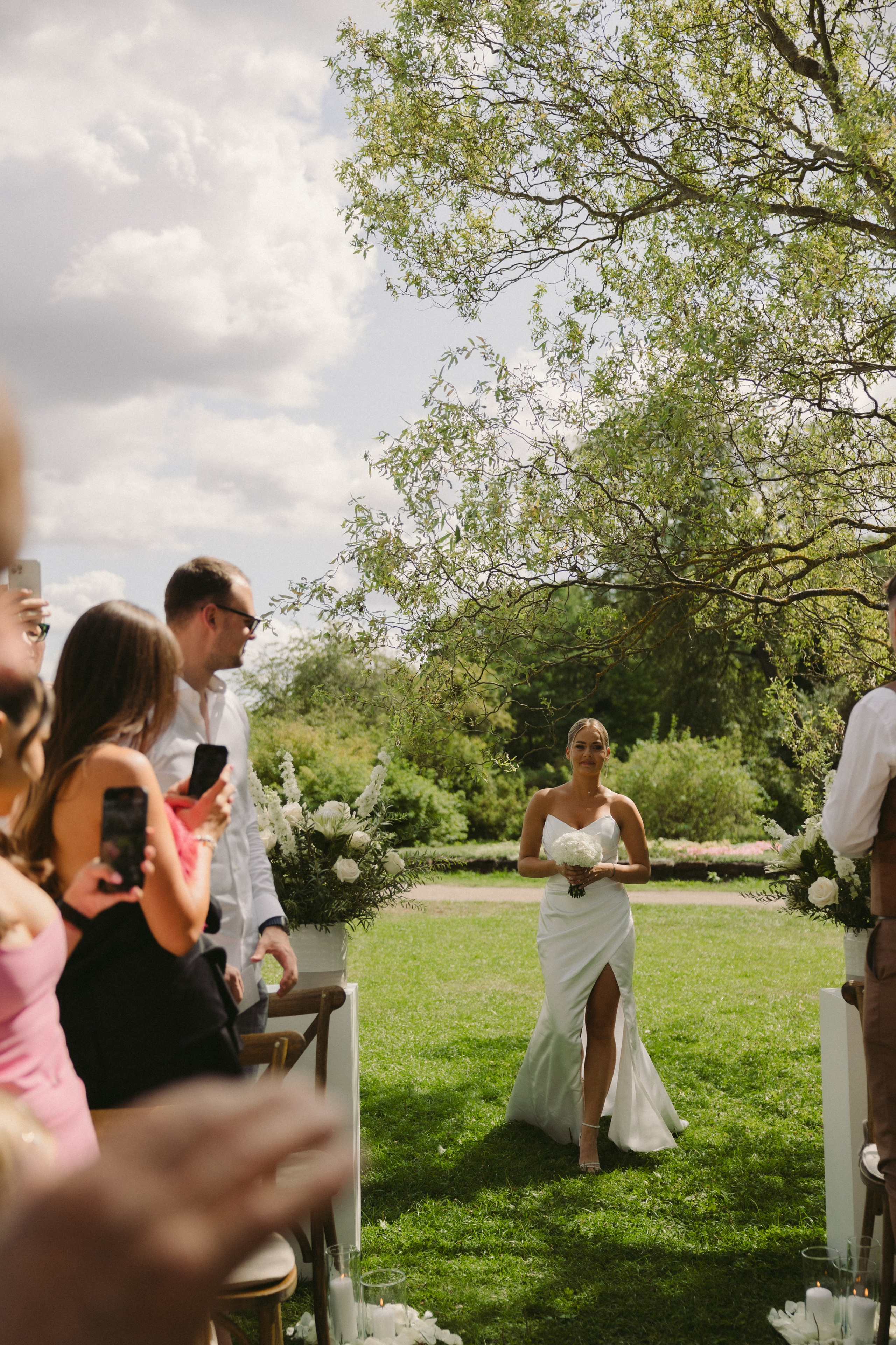Ieva ir Martynas | Vestuvės Kauno botanikos sode. Vestuvių ir šeimų fotografė Lena Bondarenko / belove photo