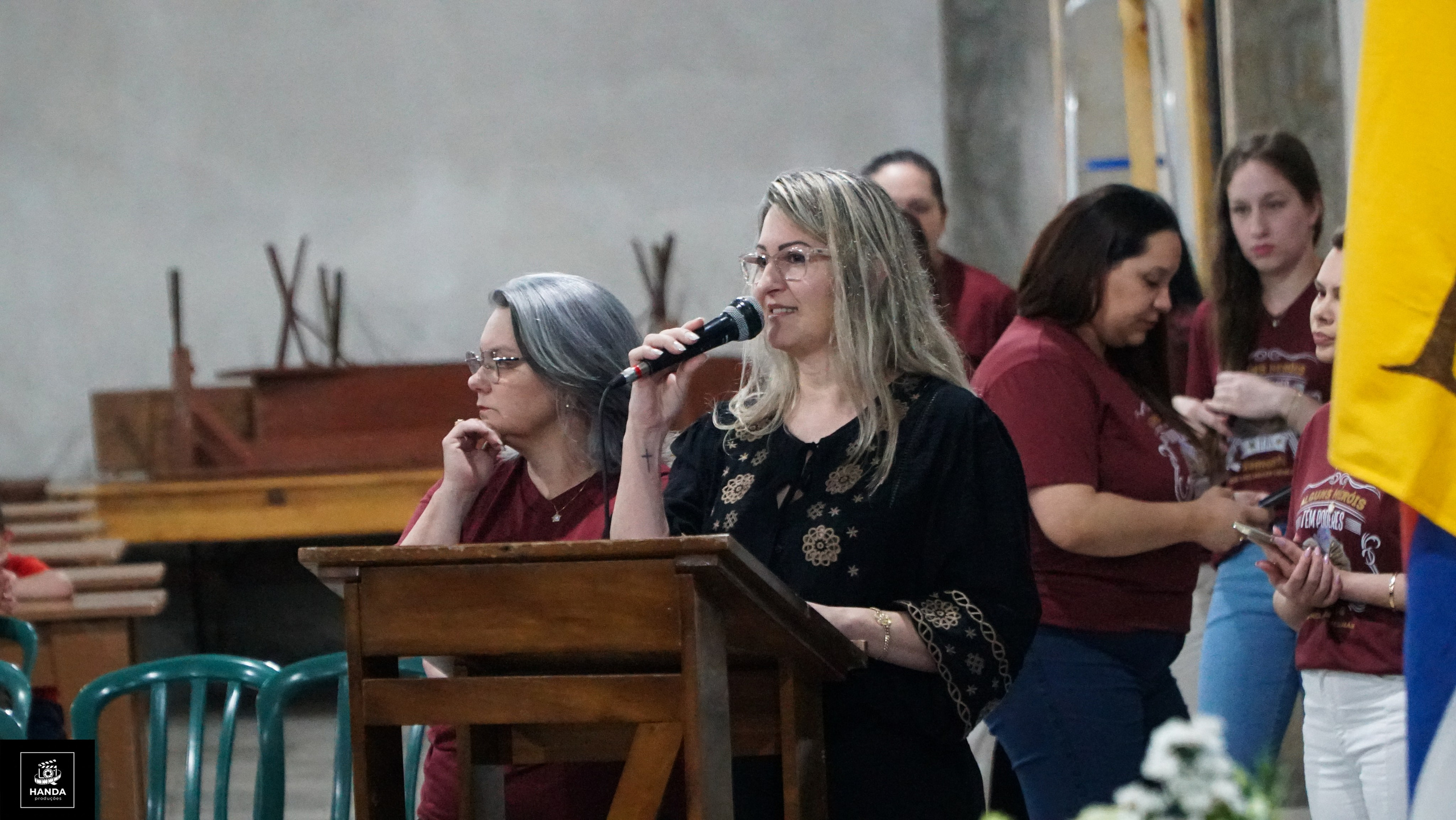 Noite autógrafos colégio Aurélio Buarque de Holanda. Handa Produções