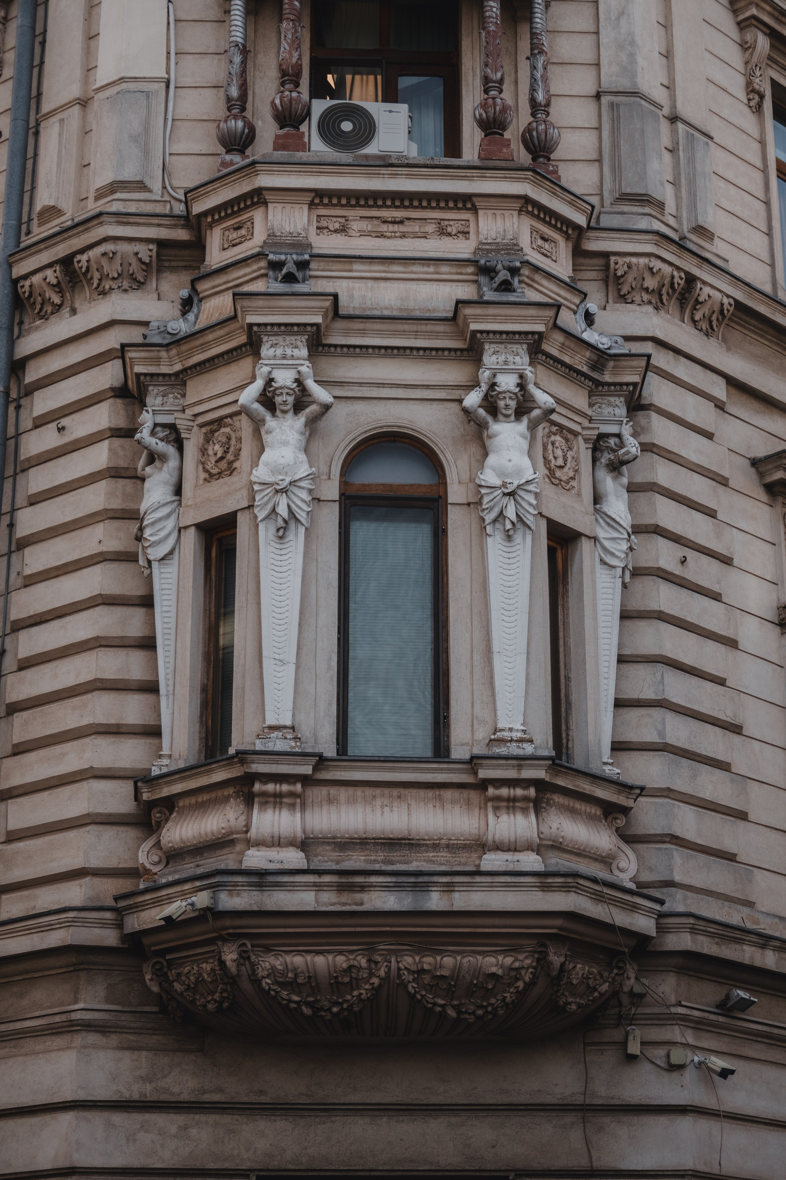Bucharest. Дизайнер и Фотограф в Кишинёве Бусуйок Станислав