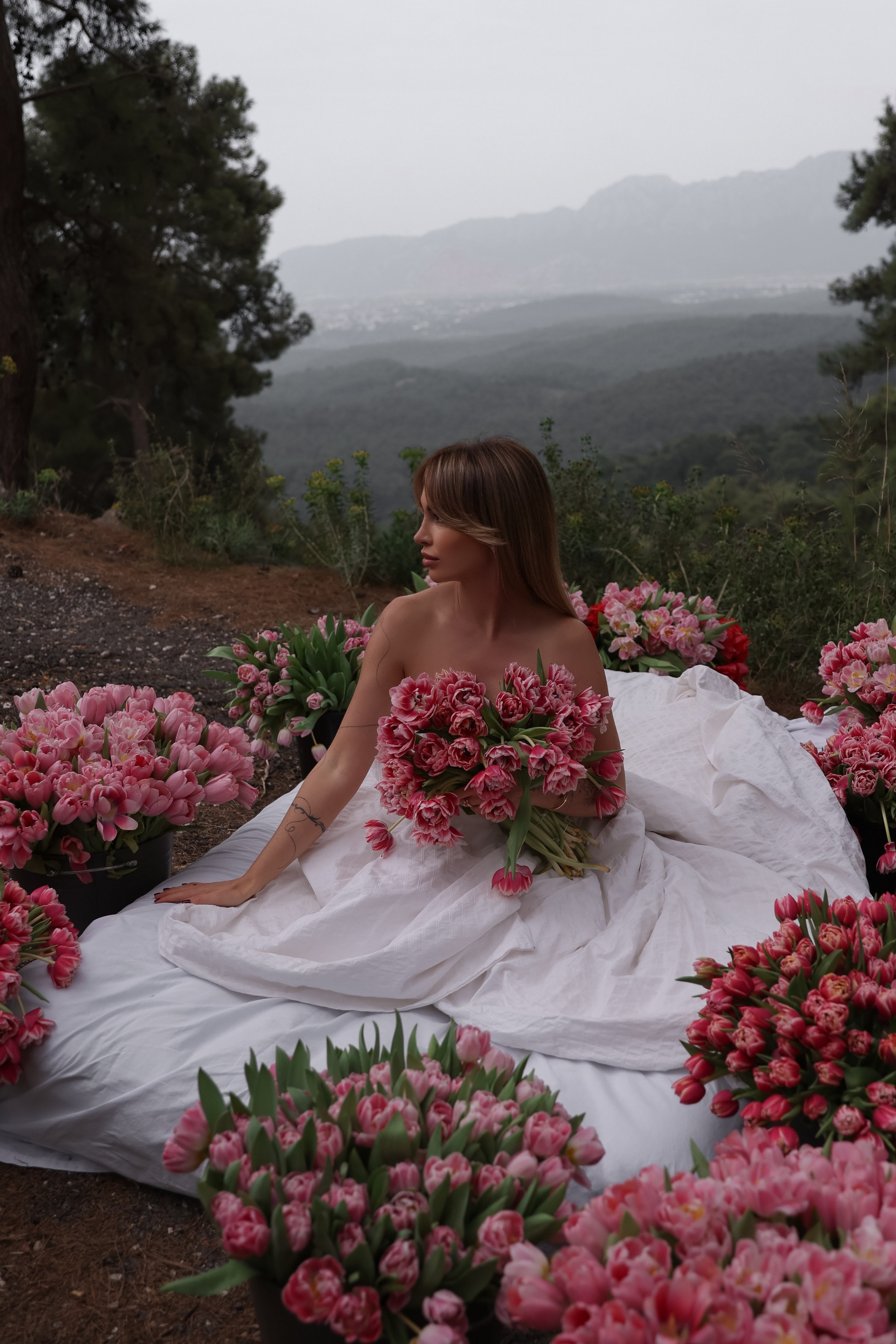 Девушка с тюльпанами. Фотограф в Турции | Алания, Сиде, Белек, Анталия, Кемер)