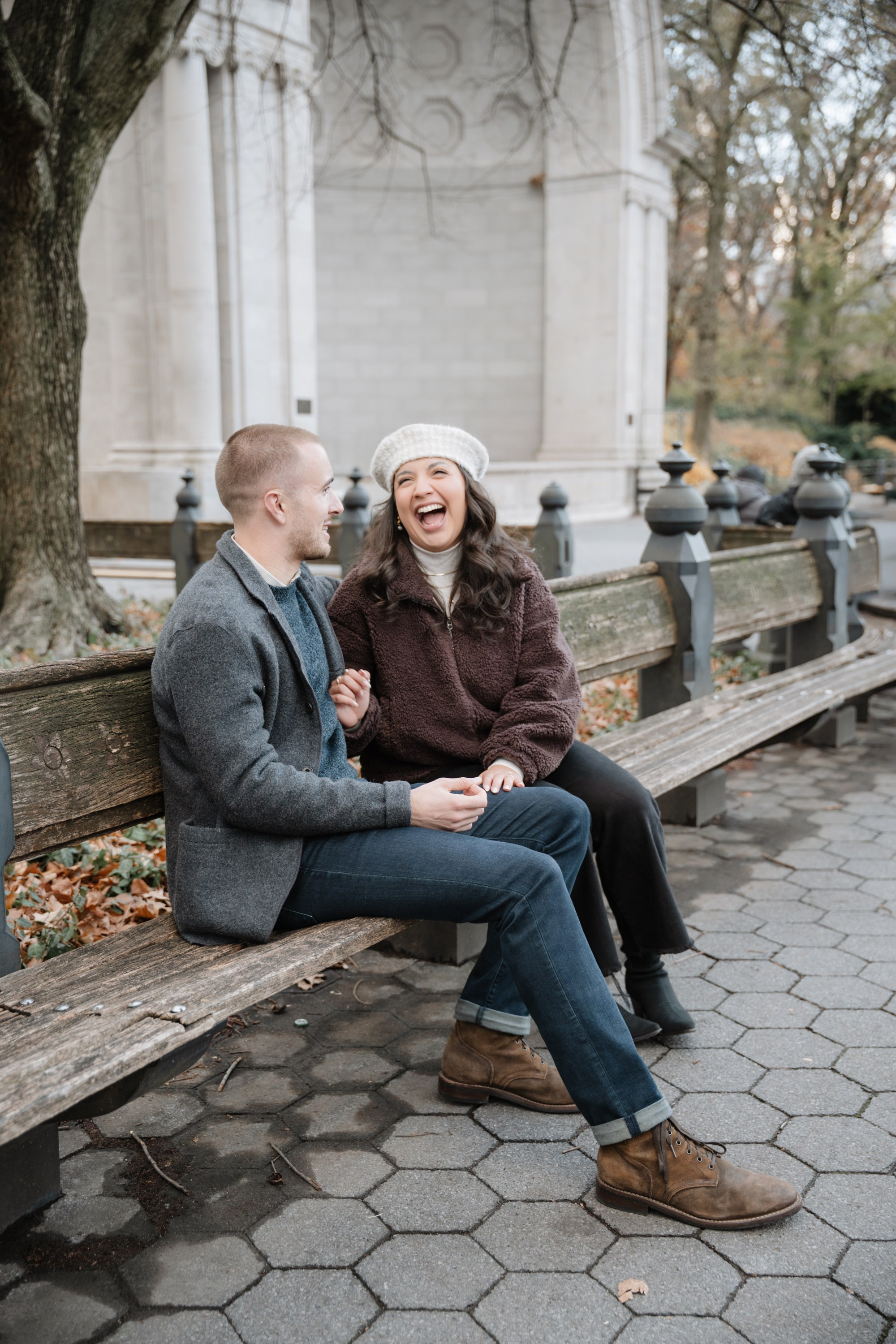 Proposal in Central Park. Portrait and wedding photographer in New York