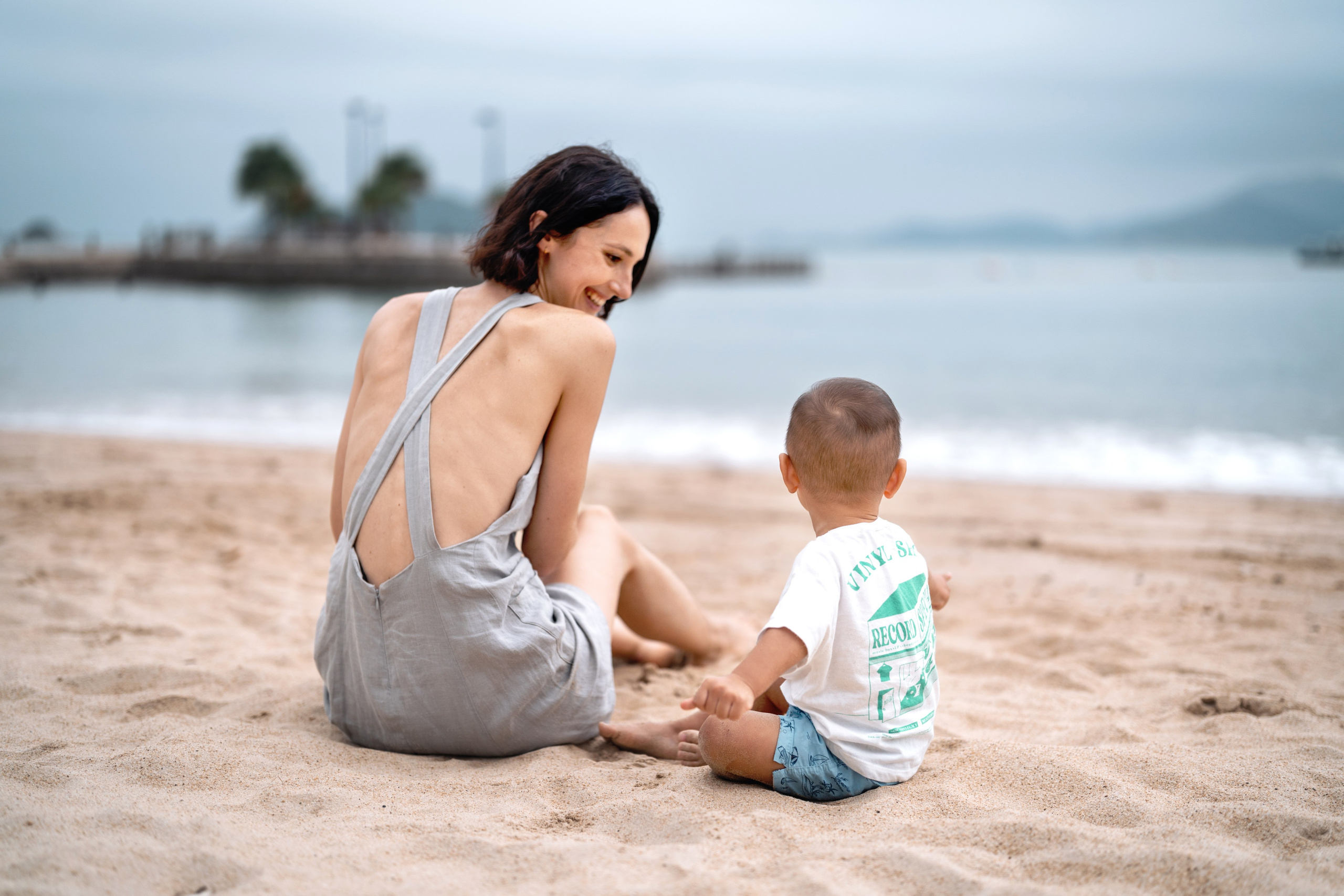 OLGA & DEREK | REPULSE BAY BEACH. PHOTOGRAPHER IN HONG KONG (WEDDING, FASHION, FAMILY, EVENTS)