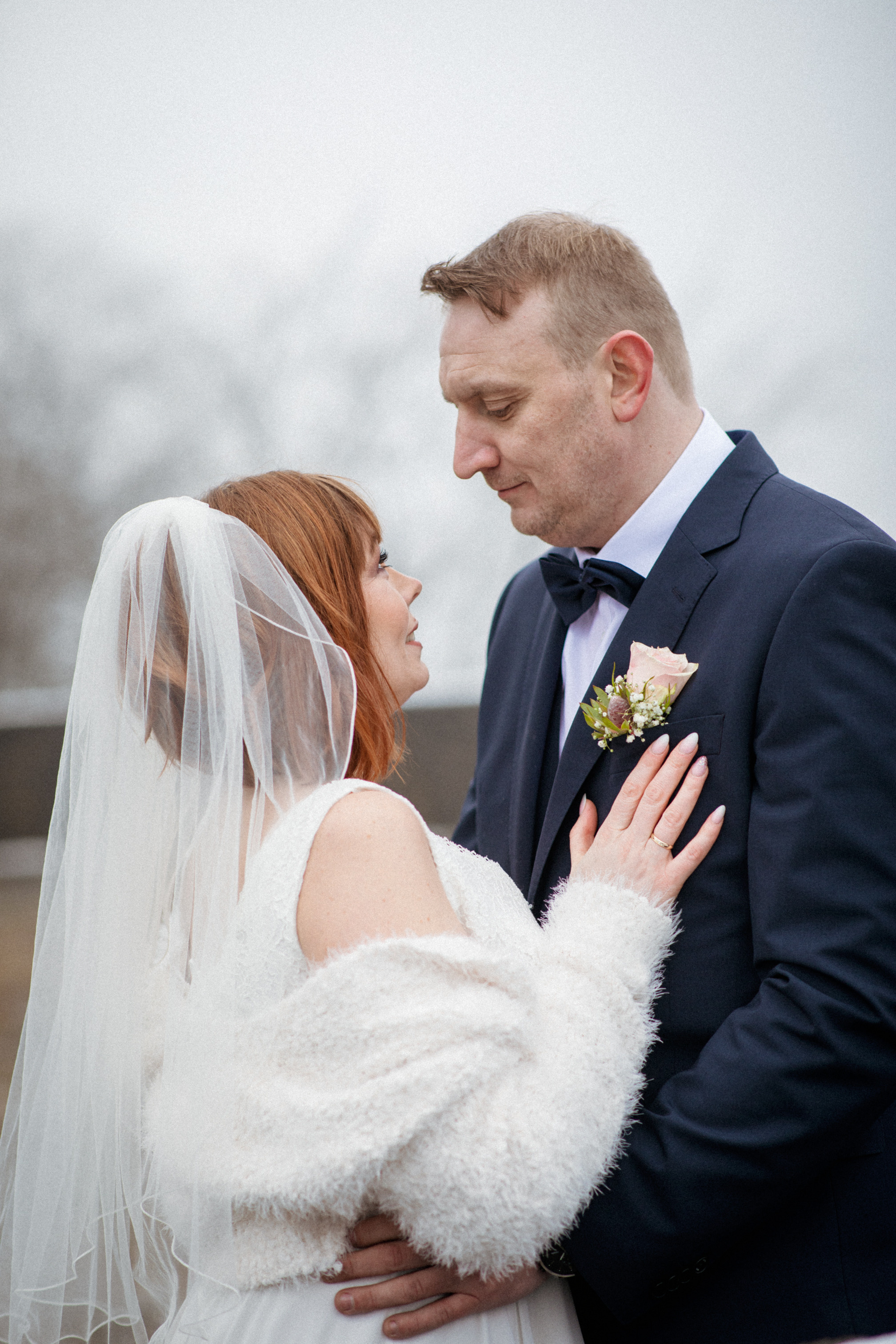 Hochzeit auf der Sparrenburg Bielefeld & Altes Rathaus – Natürliche Hochzeitsfotos & Emotionale Reportagen. Hochzeitsfotografin in Gütersloh | Authentische Hochzeitsreportagen | TK Photographie