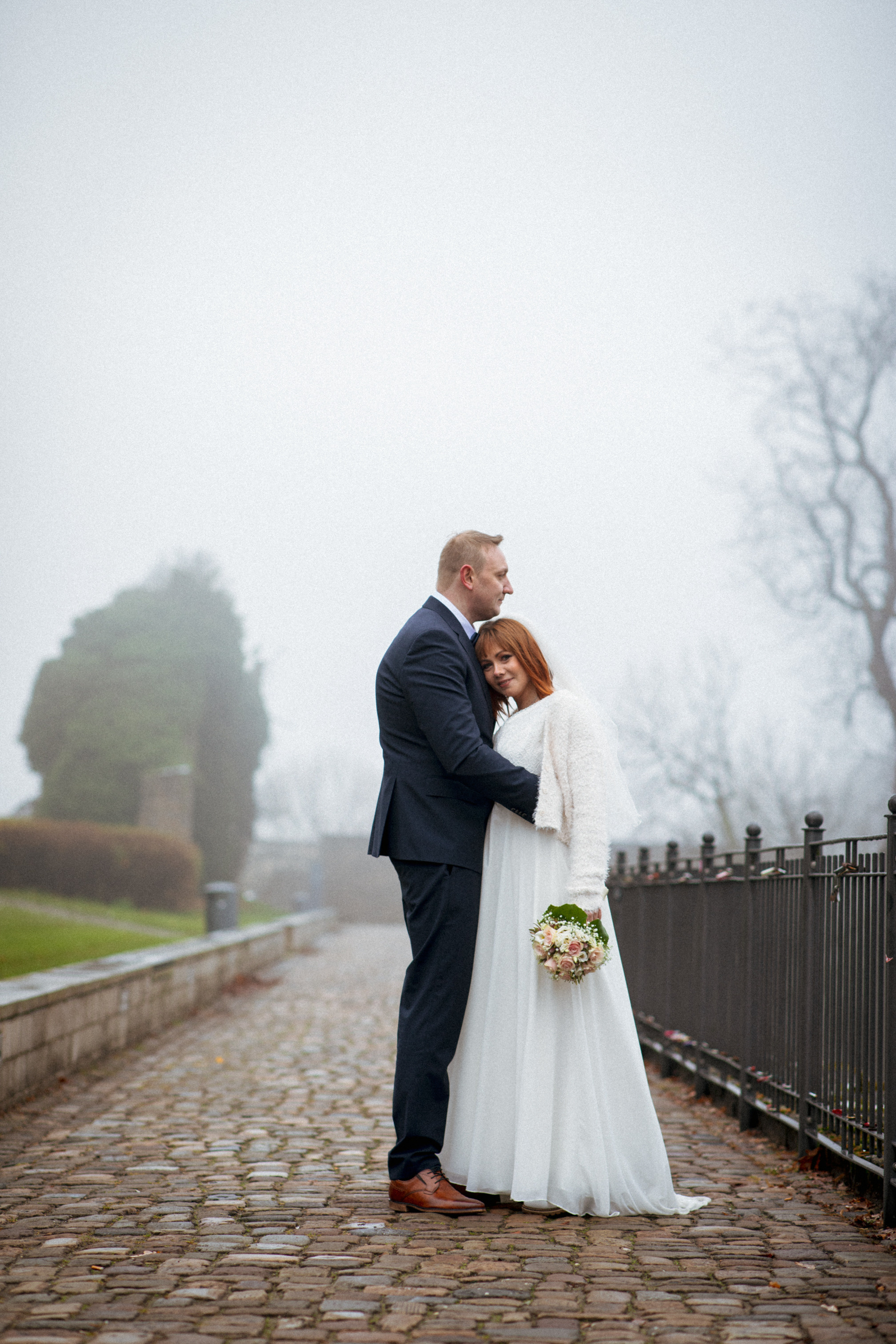 Hochzeit auf der Sparrenburg Bielefeld & Altes Rathaus – Natürliche Hochzeitsfotos & Emotionale Reportagen. Hochzeitsfotografin in Gütersloh | Authentische Hochzeitsreportagen | TK Photographie
