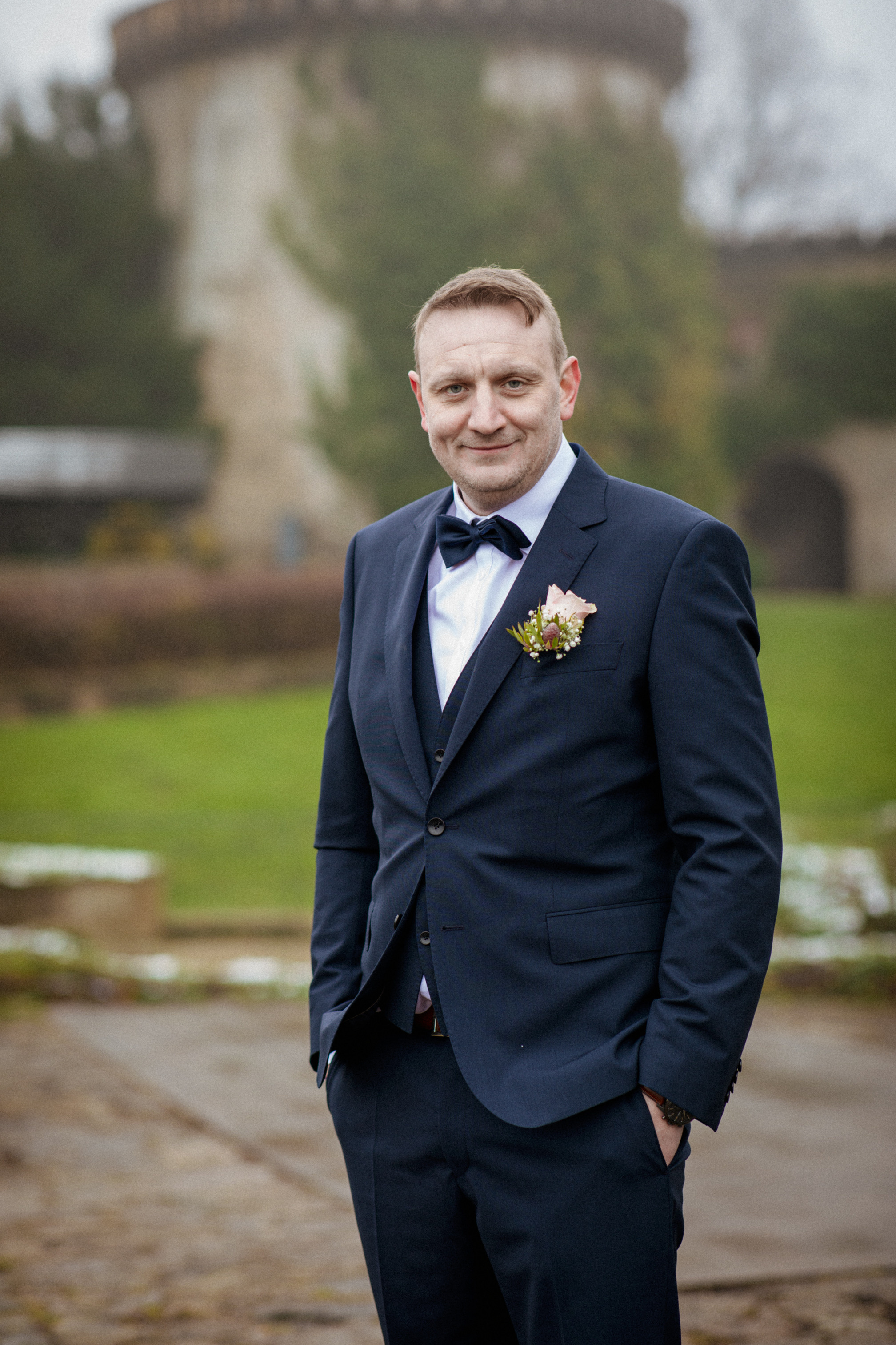 Hochzeit auf der Sparrenburg Bielefeld & Altes Rathaus – Natürliche Hochzeitsfotos & Emotionale Reportagen. Hochzeitsfotografin in Gütersloh | Authentische Hochzeitsreportagen | TK Photographie