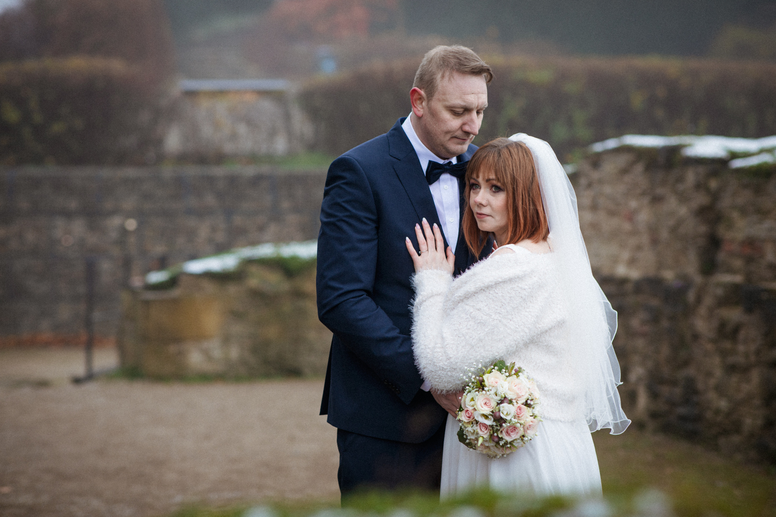 Hochzeit auf der Sparrenburg Bielefeld & Altes Rathaus – Natürliche Hochzeitsfotos & Emotionale Reportagen. Hochzeitsfotografin in Gütersloh | Authentische Hochzeitsreportagen | TK Photographie