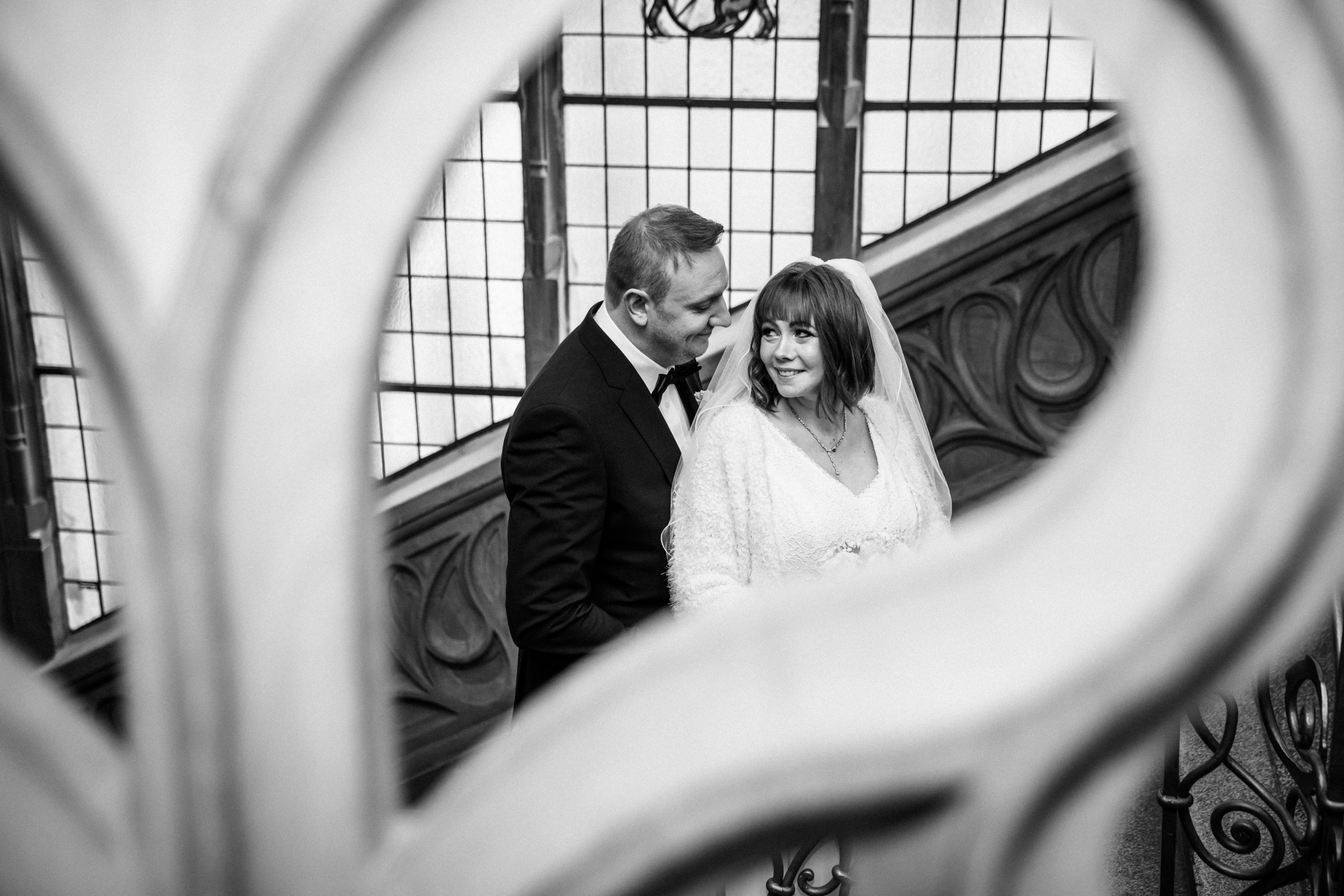 Hochzeit auf der Sparrenburg Bielefeld & Altes Rathaus – Natürliche Hochzeitsfotos & Emotionale Reportagen. Hochzeitsfotografin in Gütersloh | Authentische Hochzeitsreportagen | TK Photographie
