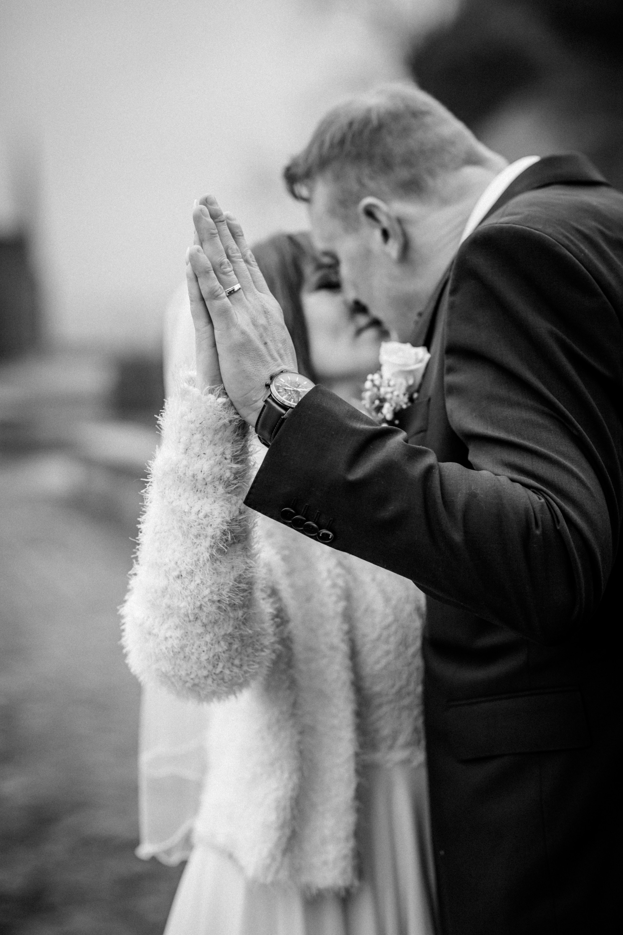 Hochzeit auf der Sparrenburg Bielefeld & Altes Rathaus – Natürliche Hochzeitsfotos & Emotionale Reportagen. Hochzeitsfotografin in Gütersloh | Authentische Hochzeitsreportagen | TK Photographie