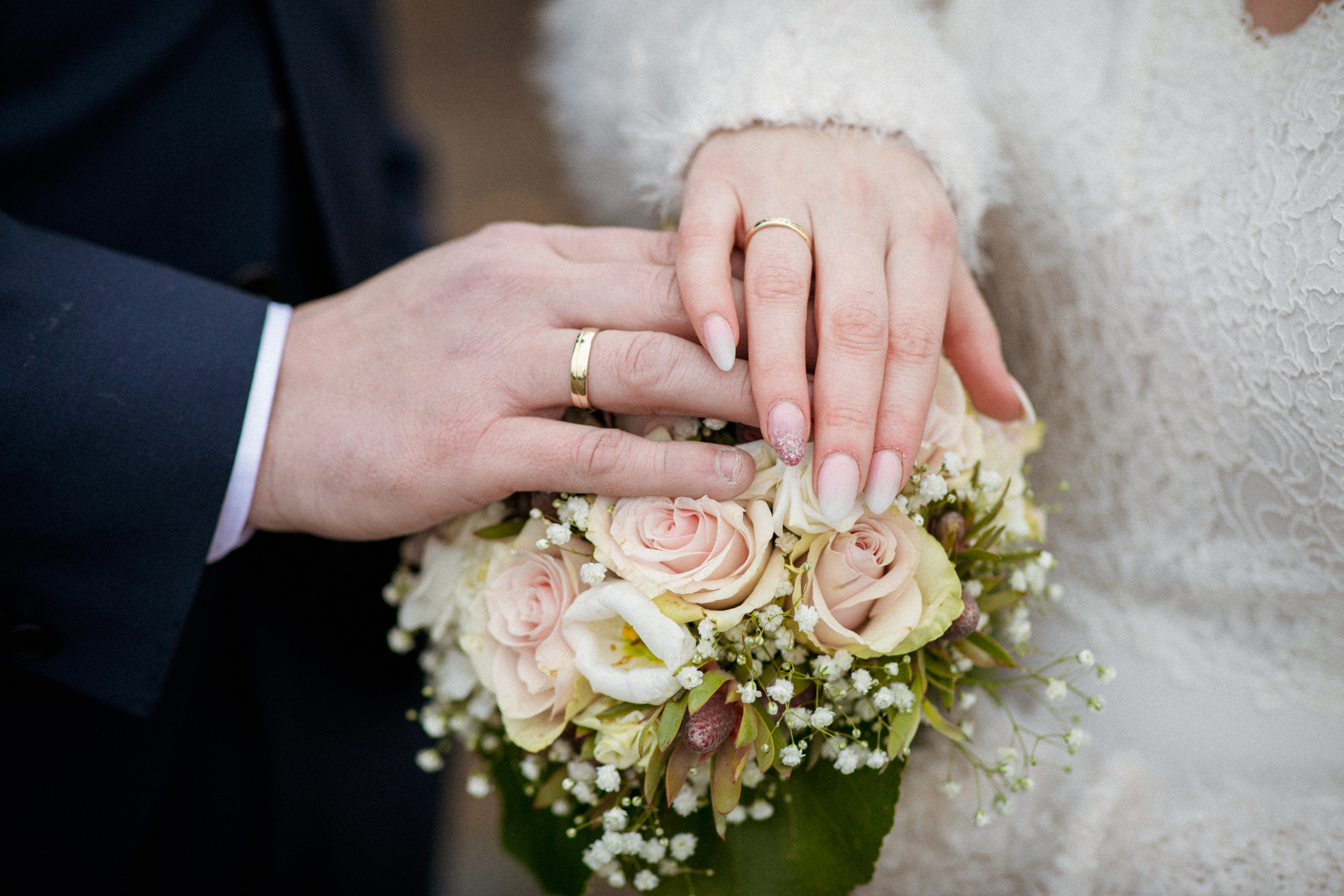 Hochzeit auf der Sparrenburg Bielefeld & Altes Rathaus – Natürliche Hochzeitsfotos & Emotionale Reportagen. Hochzeitsfotografin in Gütersloh | Authentische Hochzeitsreportagen | TK Photographie