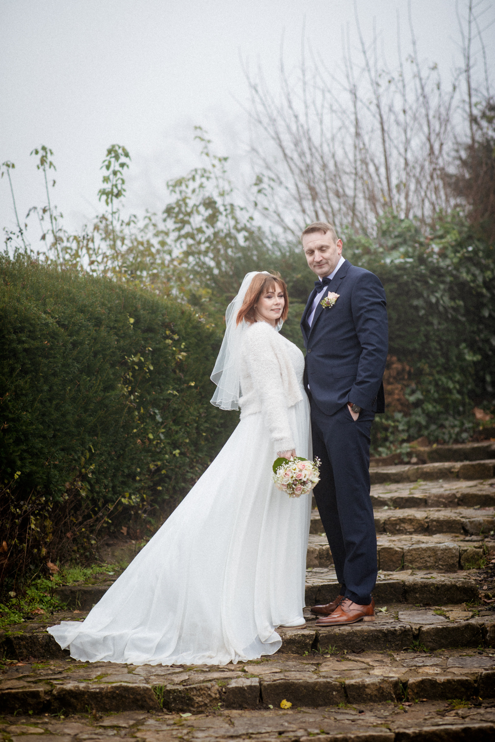 Hochzeit auf der Sparrenburg Bielefeld & Altes Rathaus – Natürliche Hochzeitsfotos & Emotionale Reportagen. Hochzeitsfotografin in Gütersloh | Authentische Hochzeitsreportagen | TK Photographie