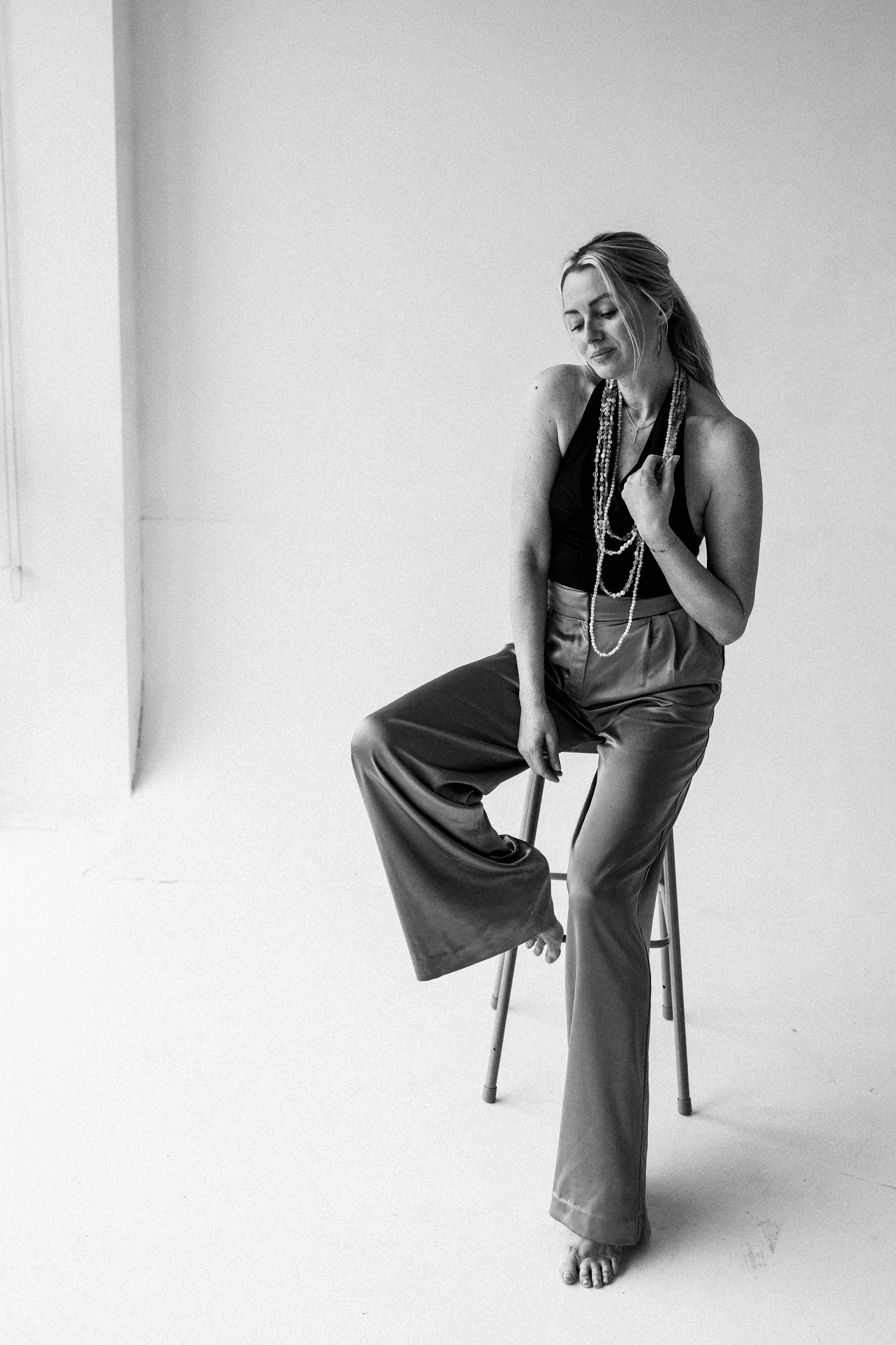 A. Rawnoir- Portrait photography by Daria Paliy.Timeless black&white portraits of women in NYC area