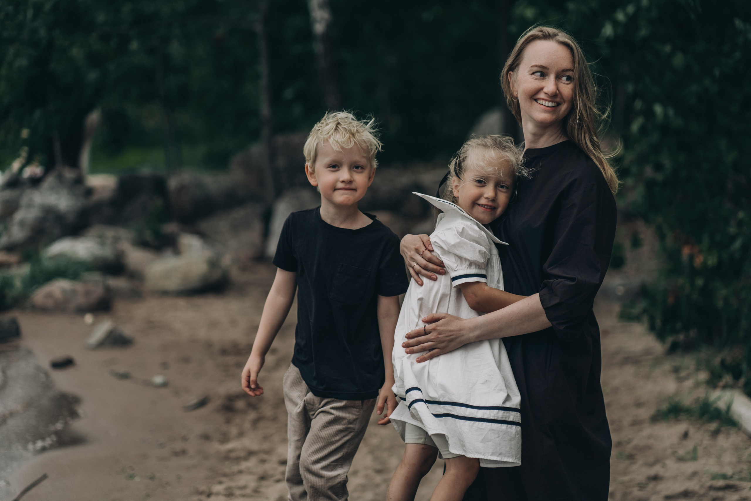 Kids in sand. Maria Gogoleva — Family & Birth Photographer in Helsinki