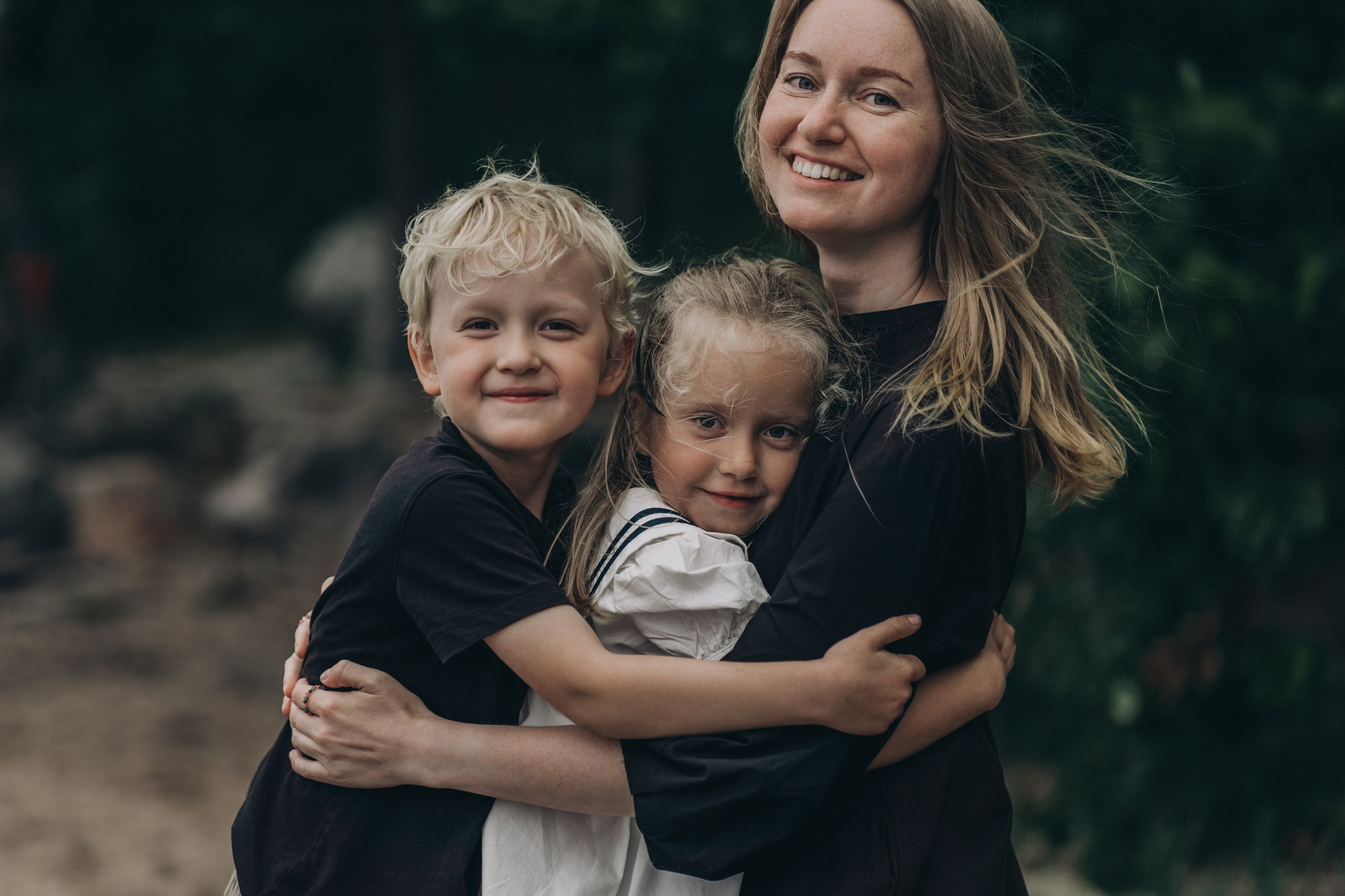 Kids in sand. Maria Gogoleva — Family & Birth Photographer in Helsinki