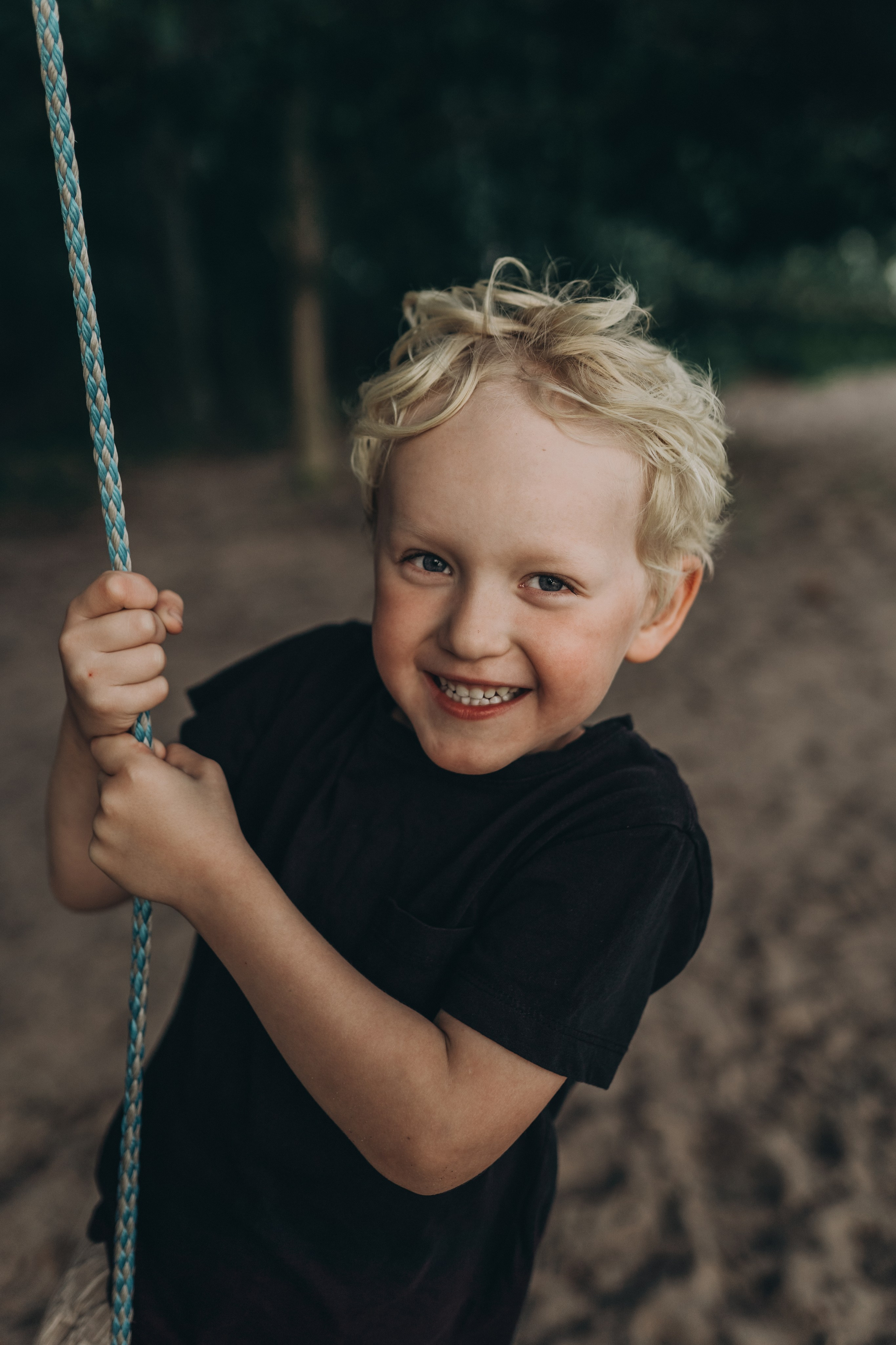 Kids in sand. Maria Gogoleva — Family & Birth Photographer in Helsinki