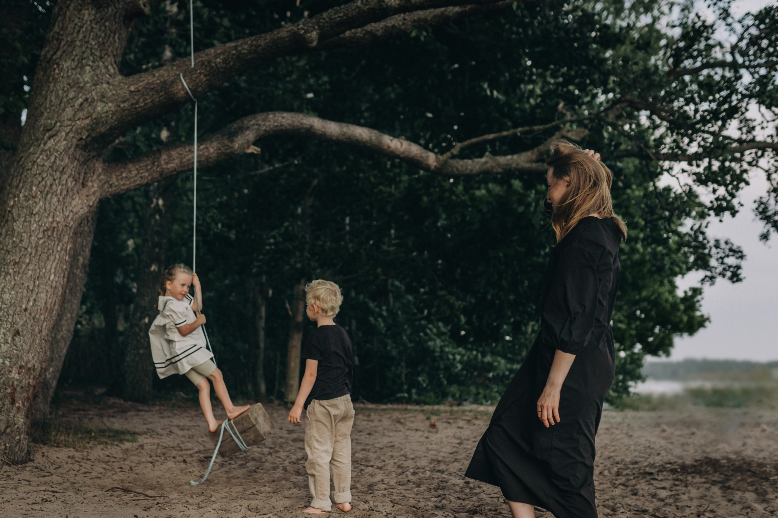 Kids in sand. Maria Gogoleva — Family & Birth Photographer in Helsinki