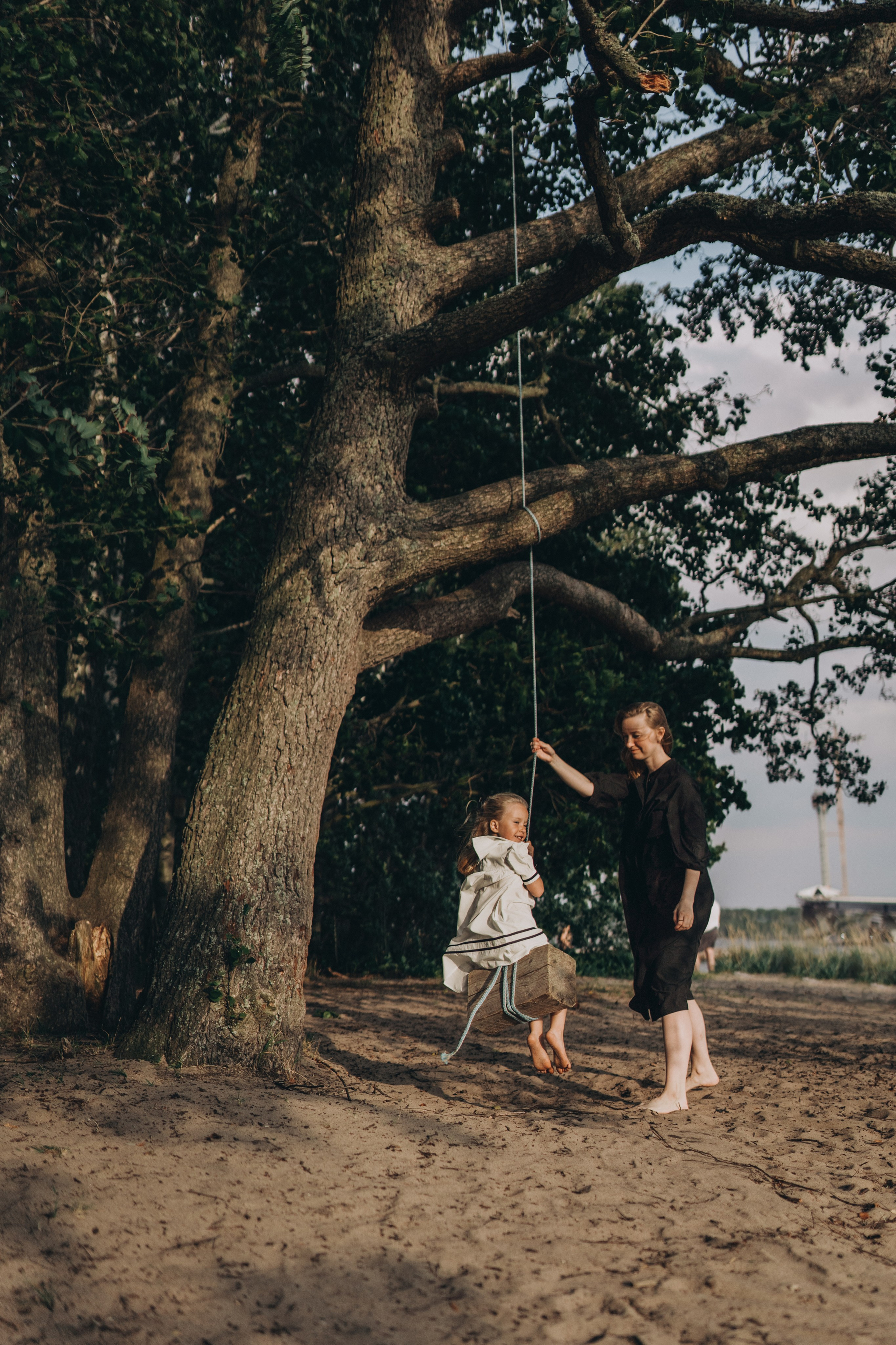 Kids in sand. Maria Gogoleva — Family & Birth Photographer in Helsinki