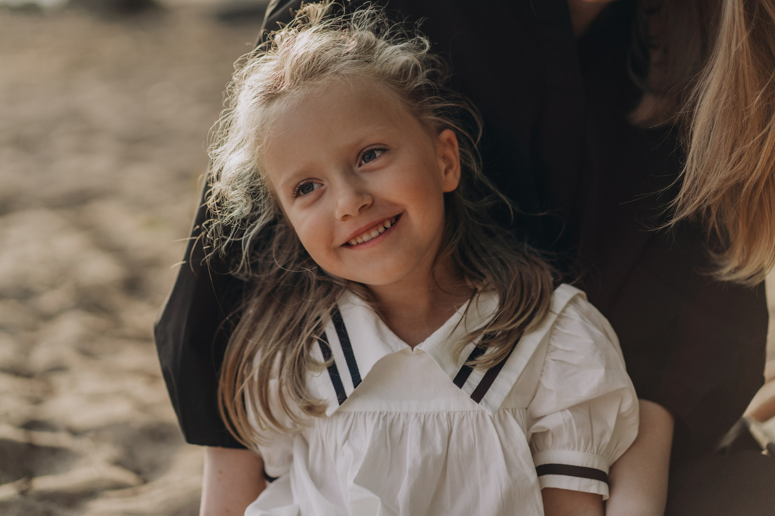 Kids in sand. Maria Gogoleva — Family & Birth Photographer in Helsinki