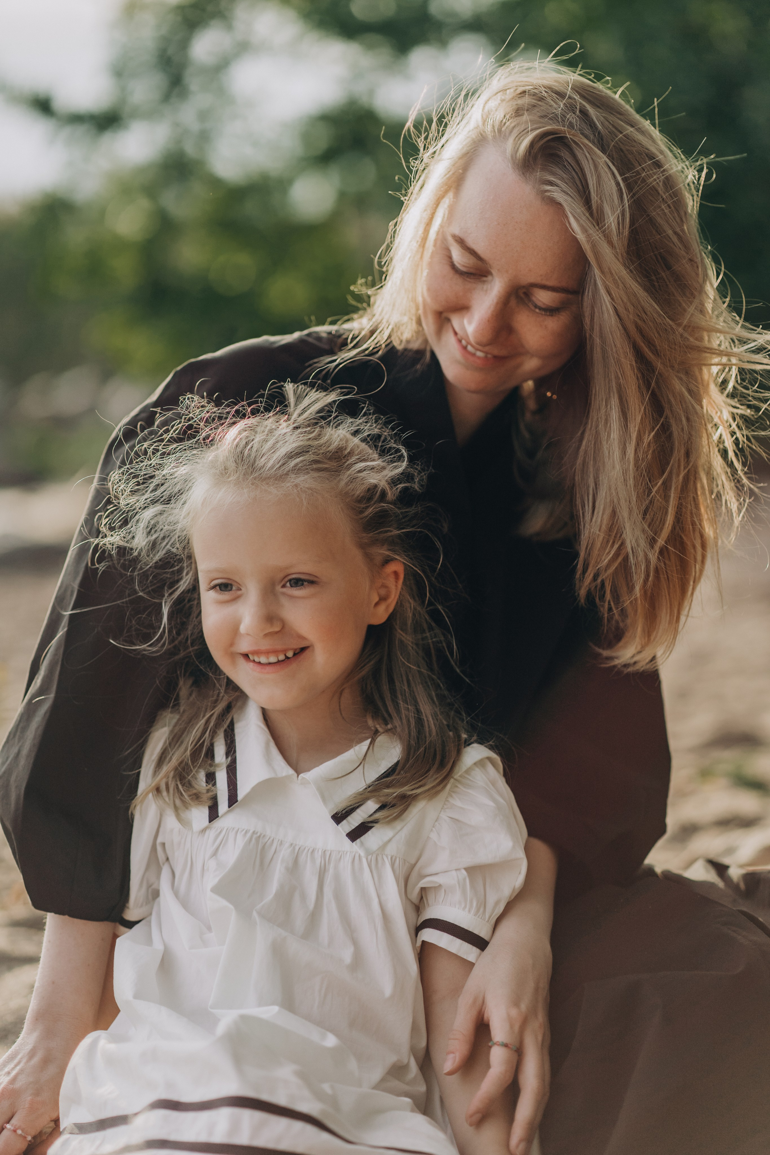 Kids in sand. Maria Gogoleva — Family & Birth Photographer in Helsinki