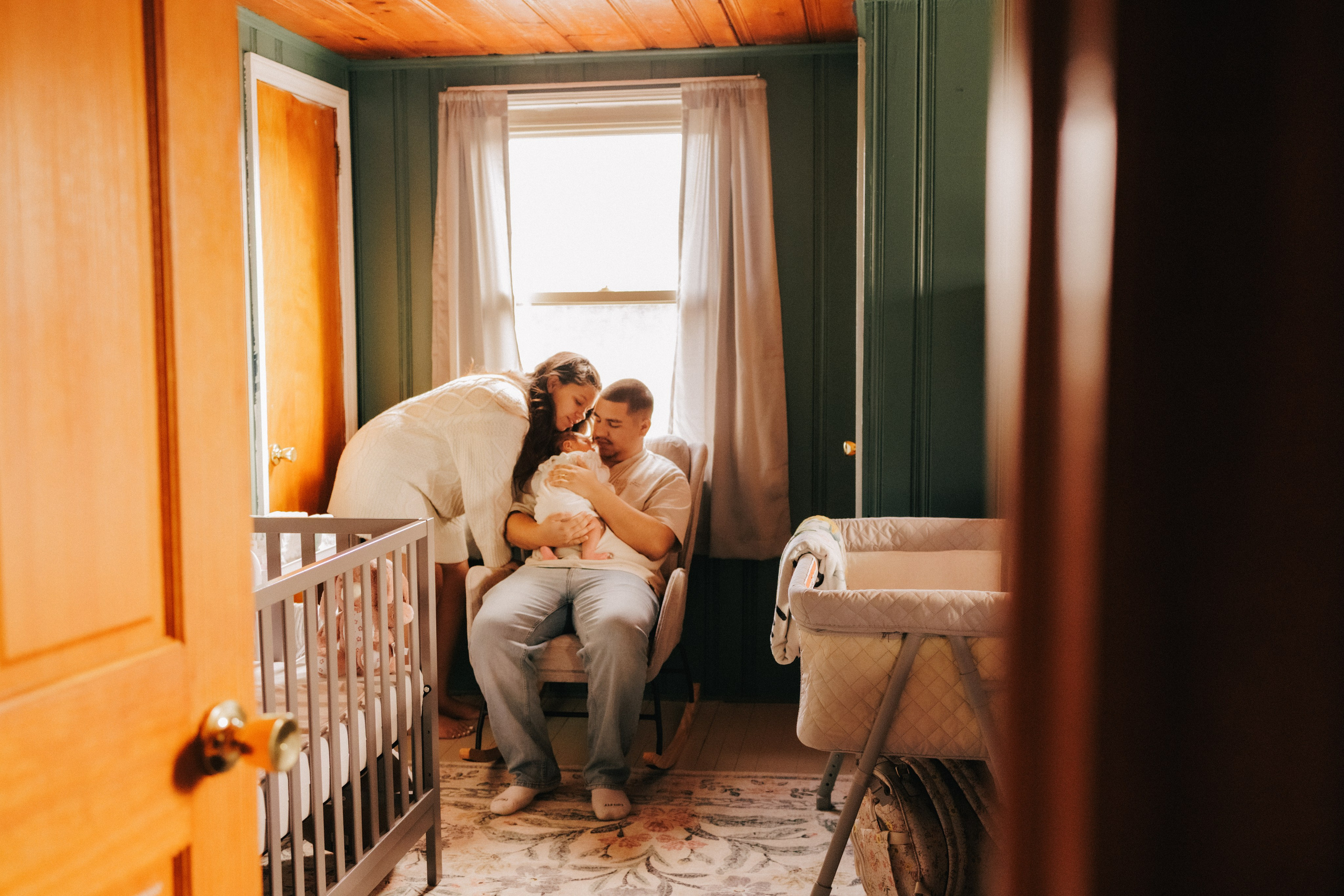 Newborn lifestyle documentary photographer