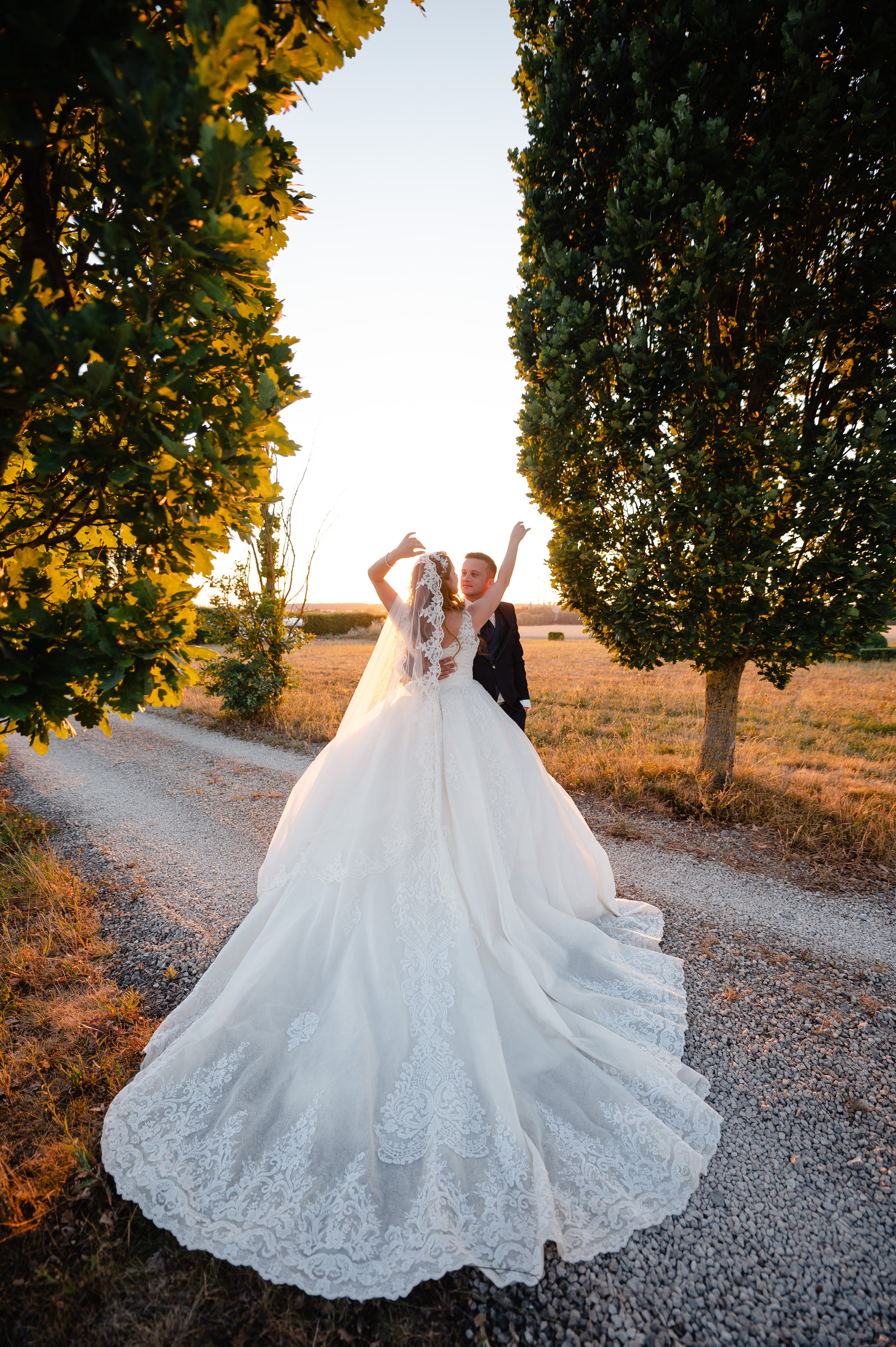 Christina und Oliver: Eine Märchenhochzeit im Schloss Walkershofen
