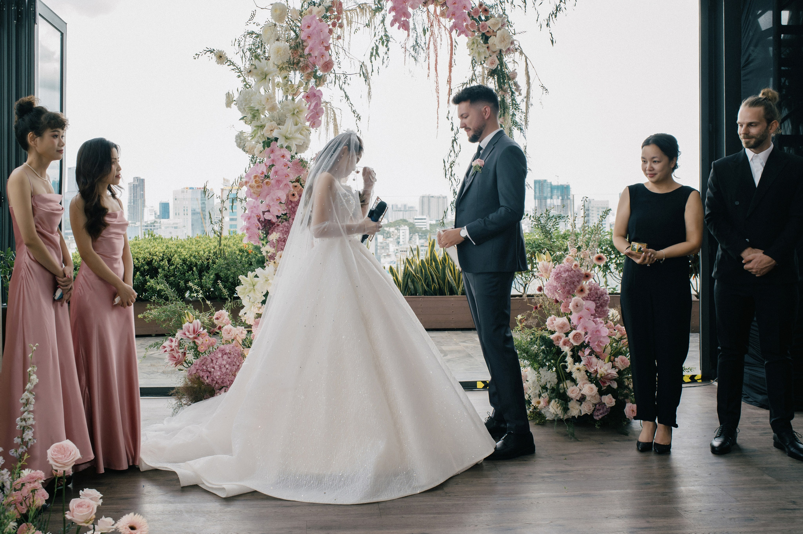 D & K / Wedding Journalism. Nhiếp ảnh gia đám cưới hàng đầu tại Thành Phố Hồ Chí Minh