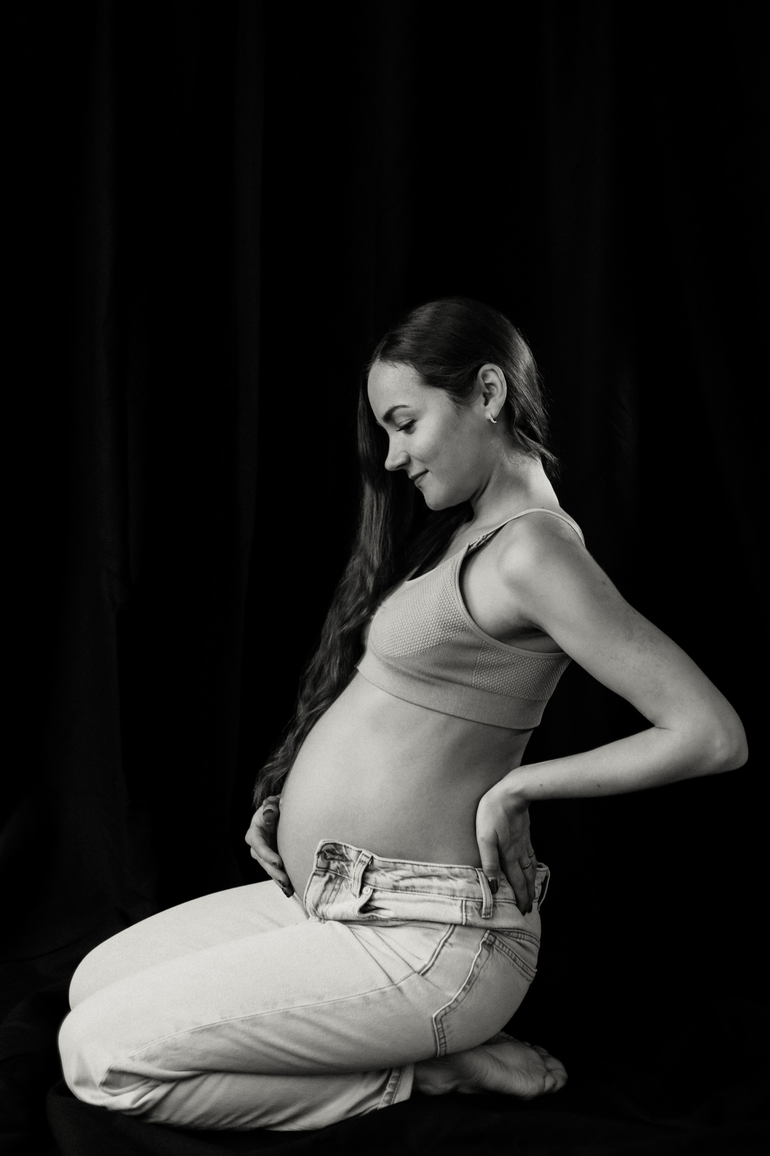 Pregnancy shooting at home. Elena Gorobets. Photographer in Zagreb
