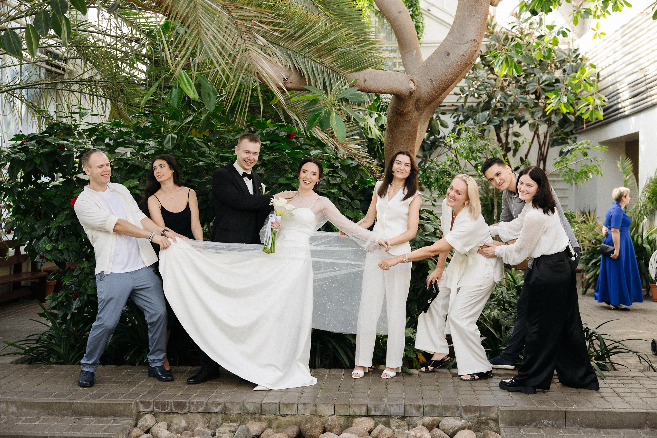 Яркая свадебная фотосессия в Доме Черноголовых, Рига, Латвия. Евгений Тимофеев | Свадебный и контент-фотограф и видеограф в Риге