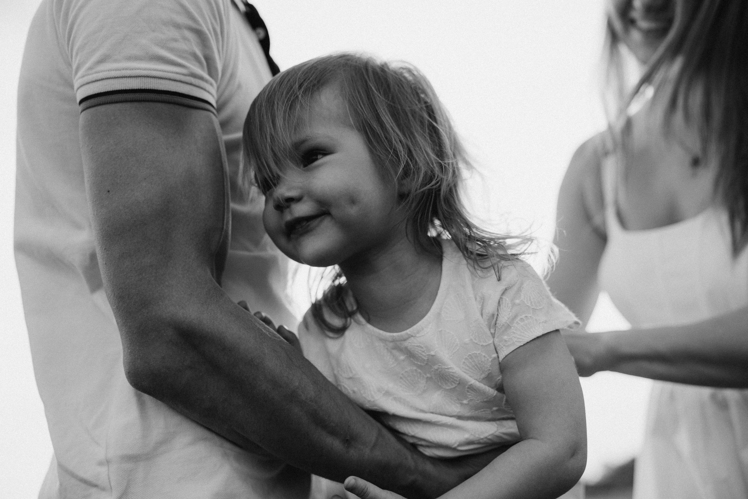 Familienshooting bei Sonnenuntergang. Familien & Hochzeitfotografin Nadja Holzmann