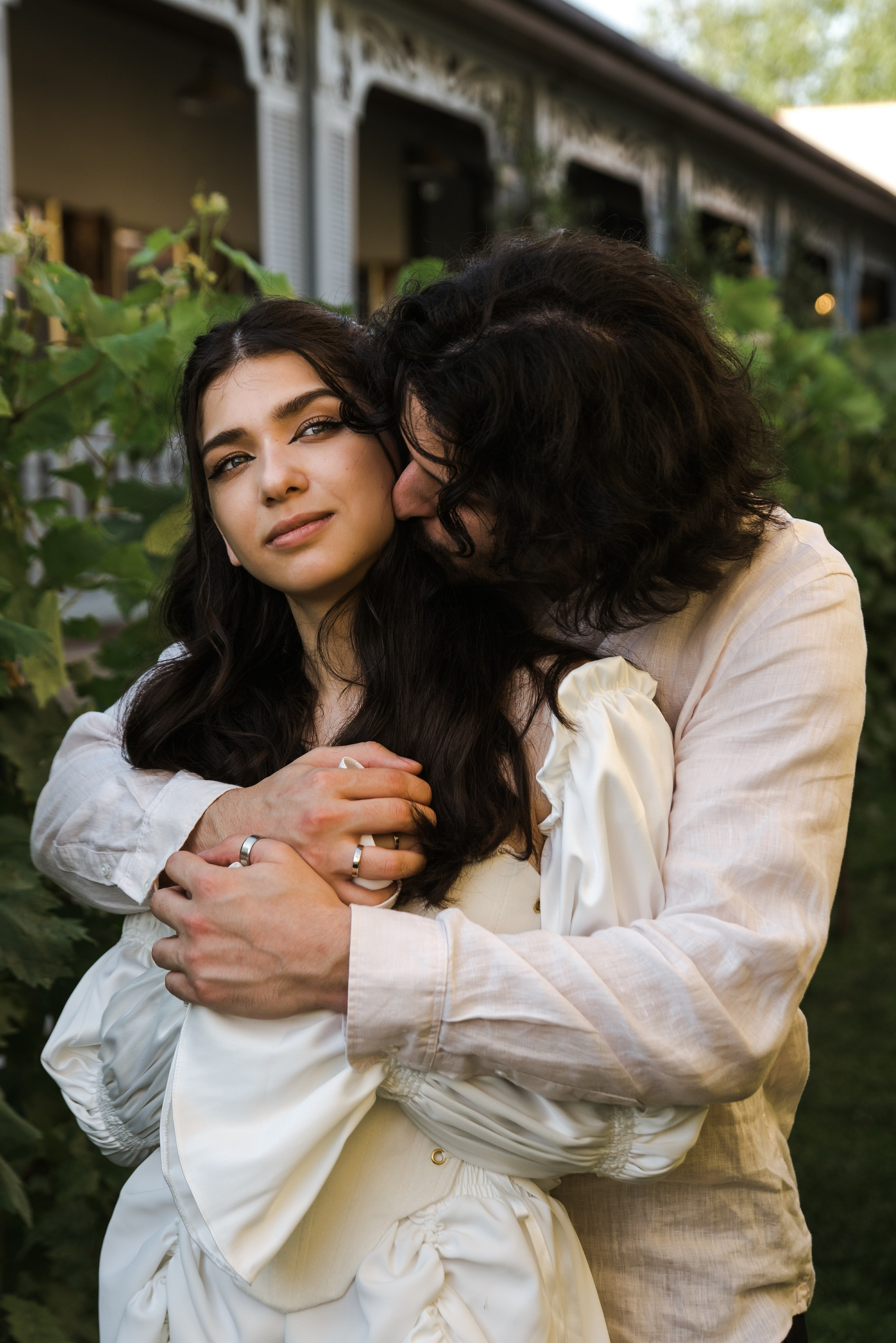 Свадебная пара из Грузии и Казахстана в Тбилиси. Свадебные фотографы в Грузии, Армении. Макс Коваленко и Лара Татосян. Свадебный видеограф