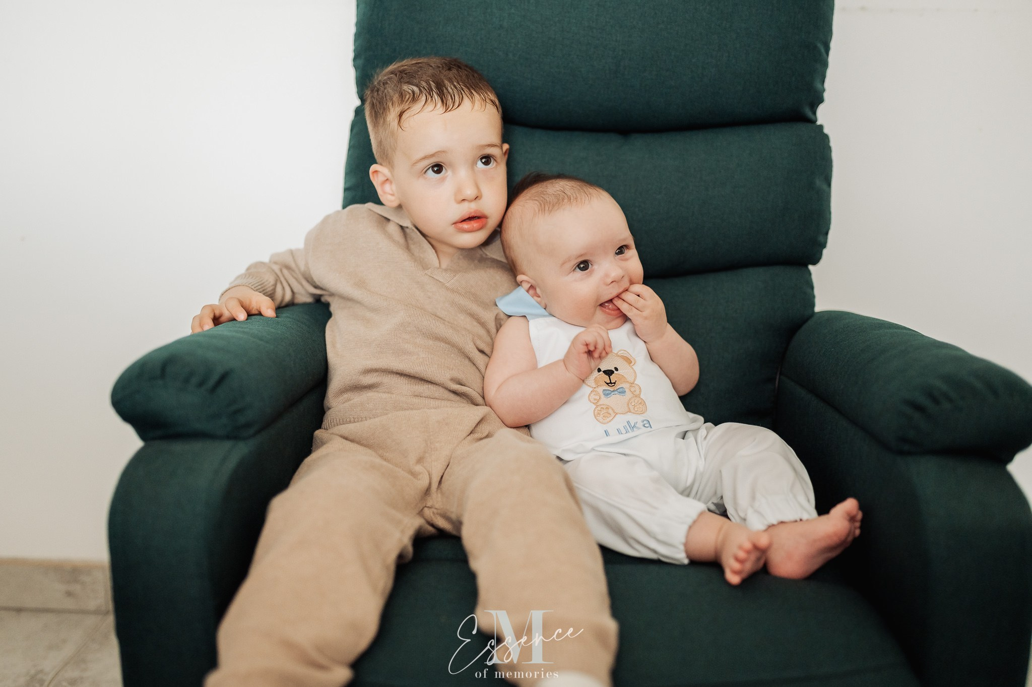 Botezul lui Luka — Fotograf Botez Bruxelles | Essence of Memories. Essence of Memories — Wedding & Event Photographer in Brussels, Belgium