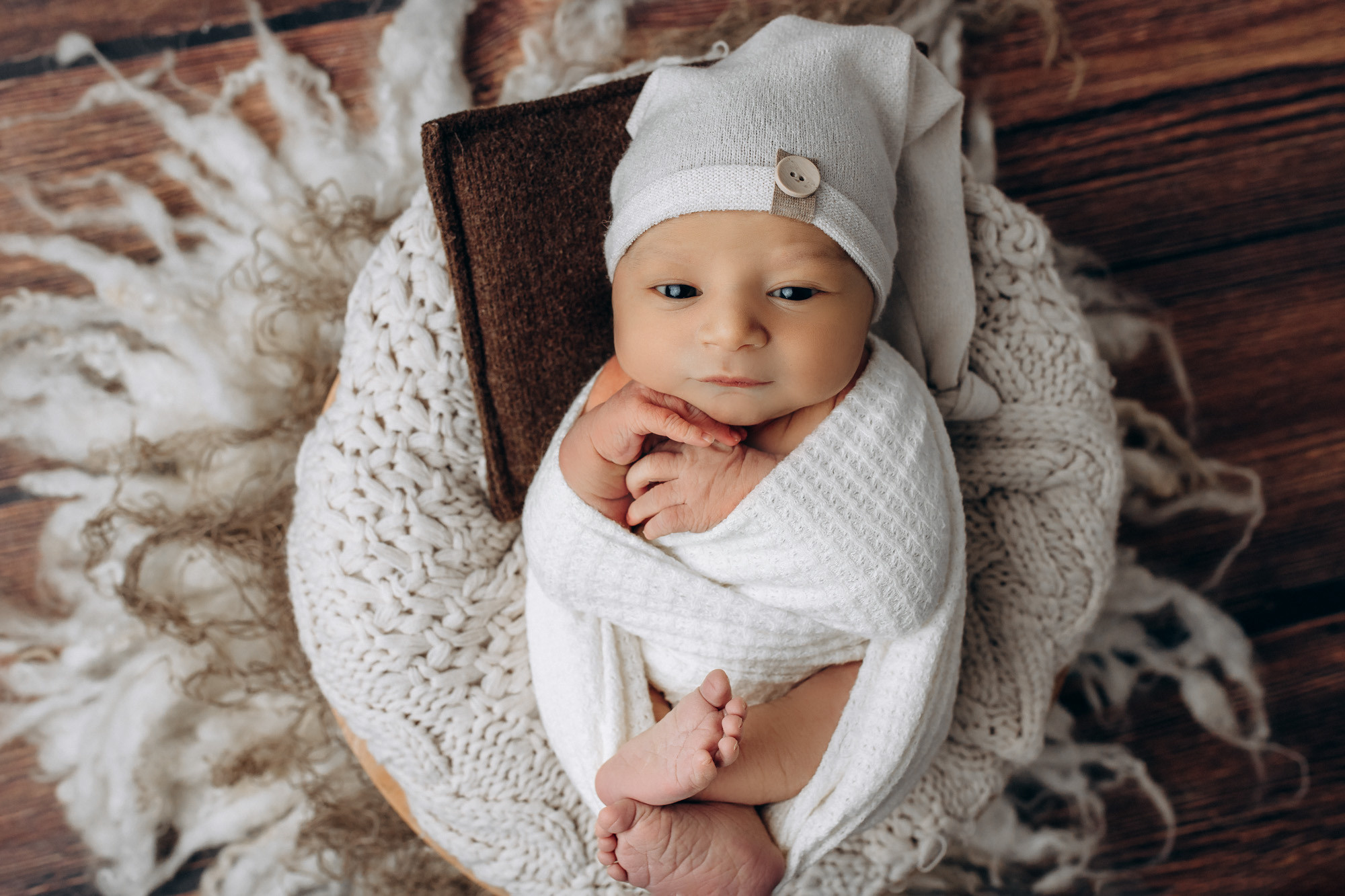 Neugeborenenshooting in einem modernen und zeitlosen Stil in Bremen und Umgebung