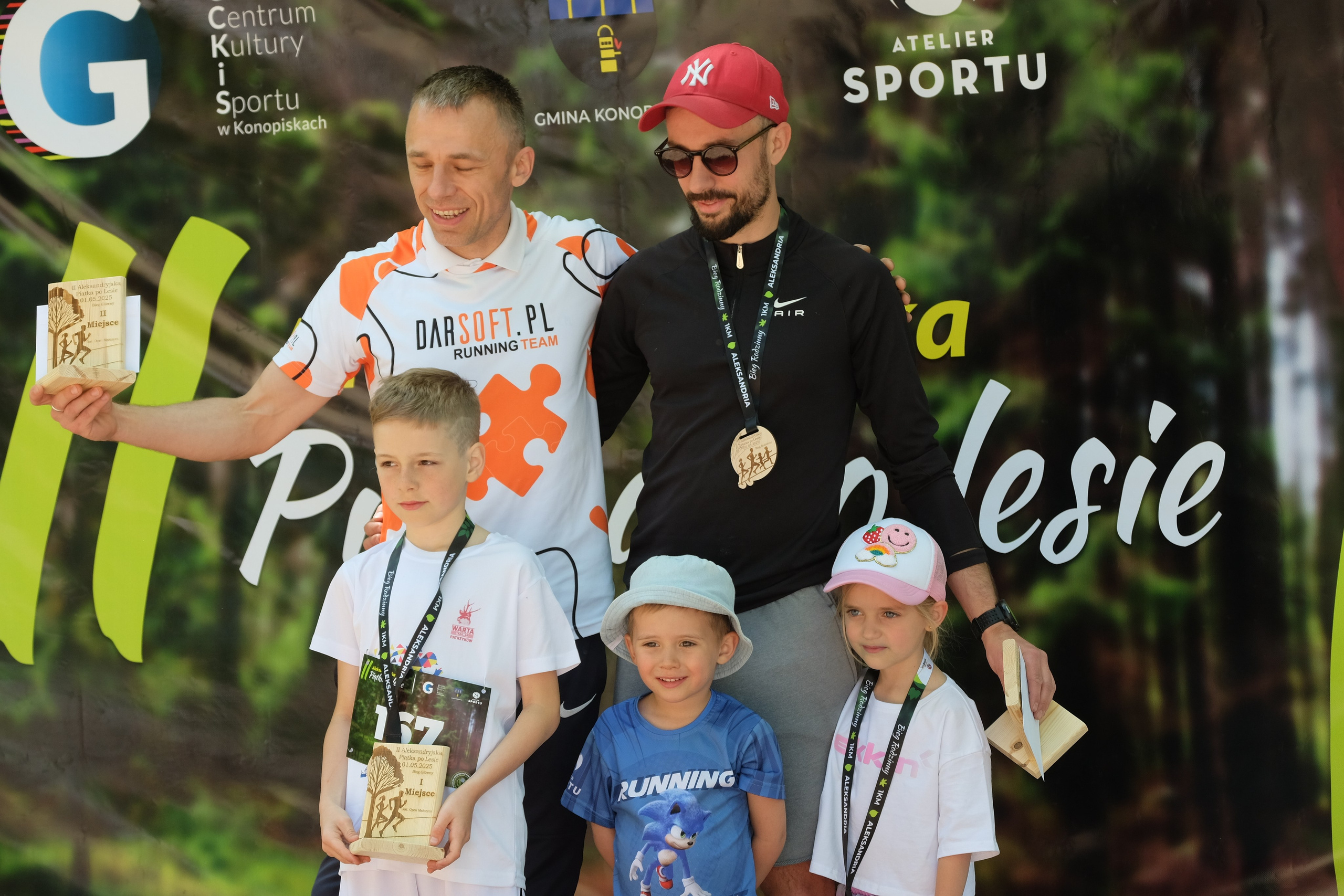 Aleksandryjska Piątka po lesie. Main