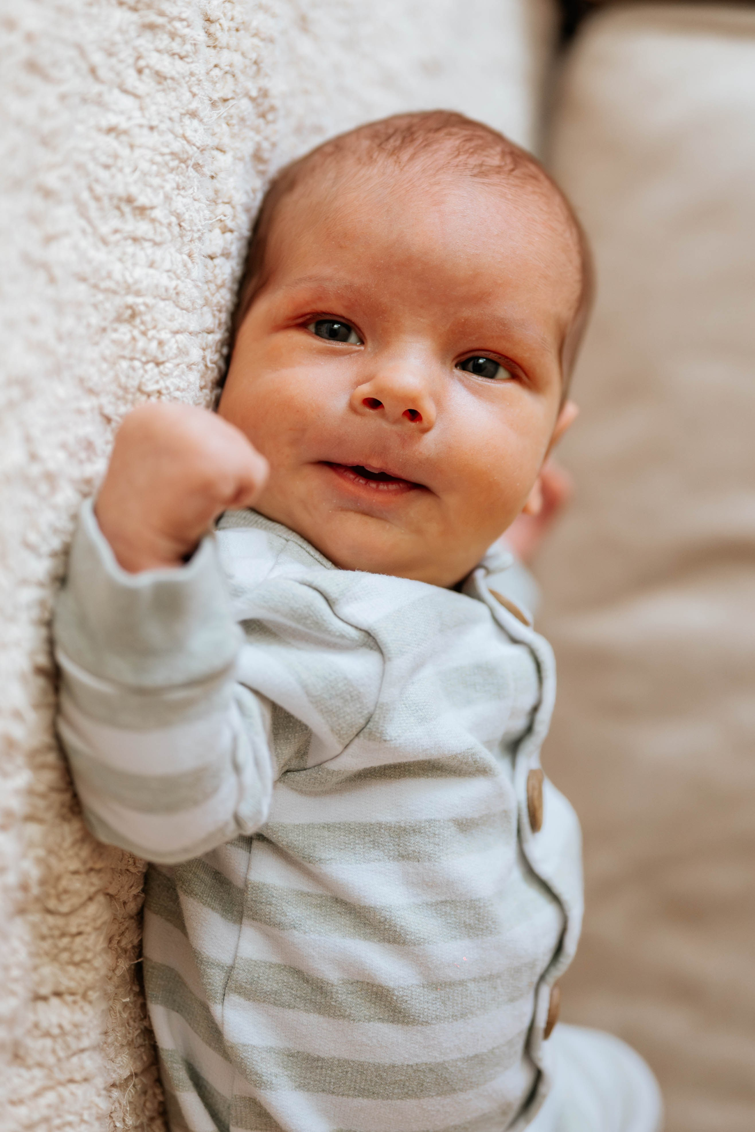 FOTOGRAFISANJE BEBA KOD KUĆE. Dečiji i porodični fotograf