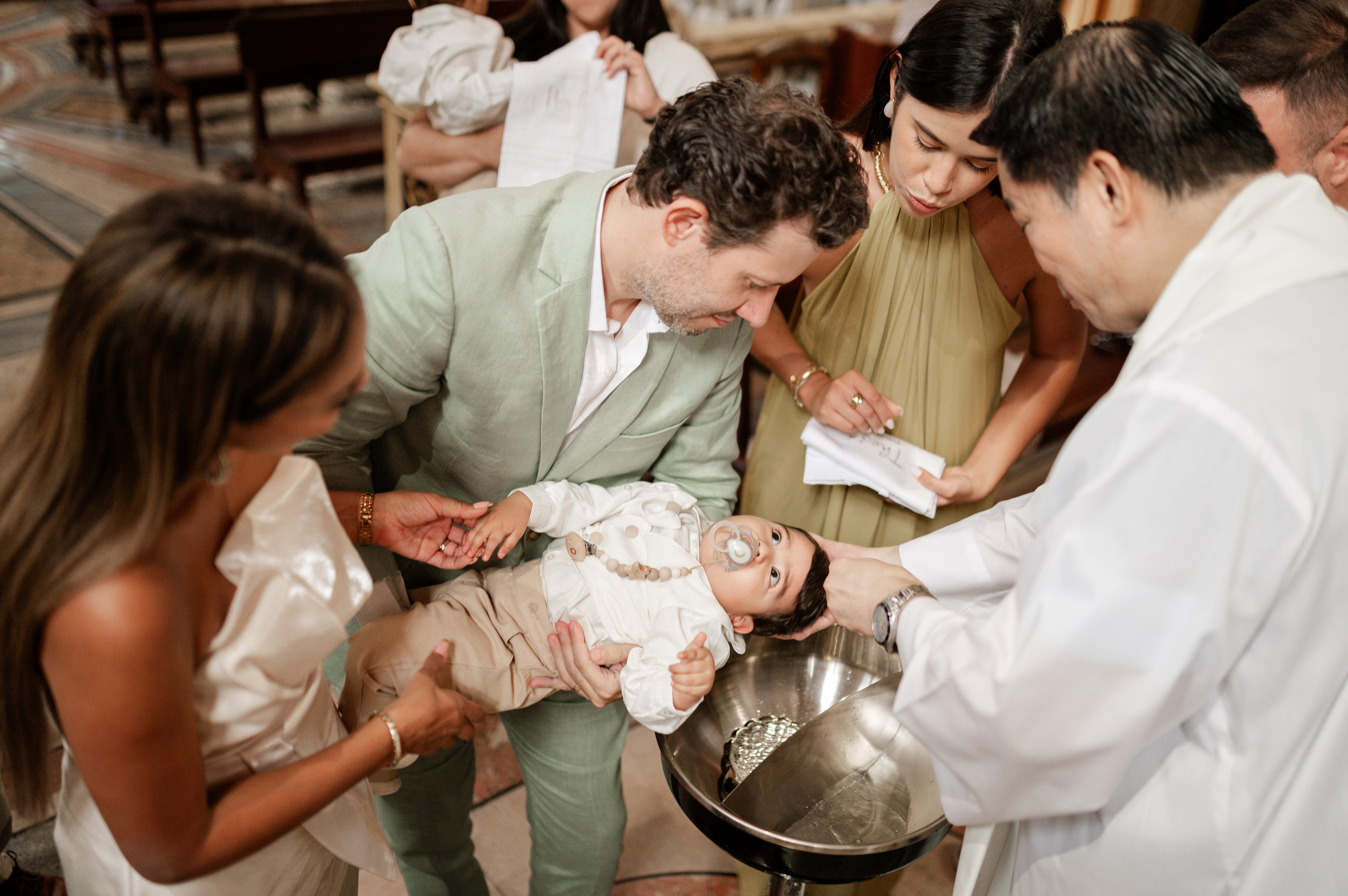 Фотосъёмка крестин — тёплые и значимые моменты. Ваш фотограф в Лиссабоне — Анна Белова