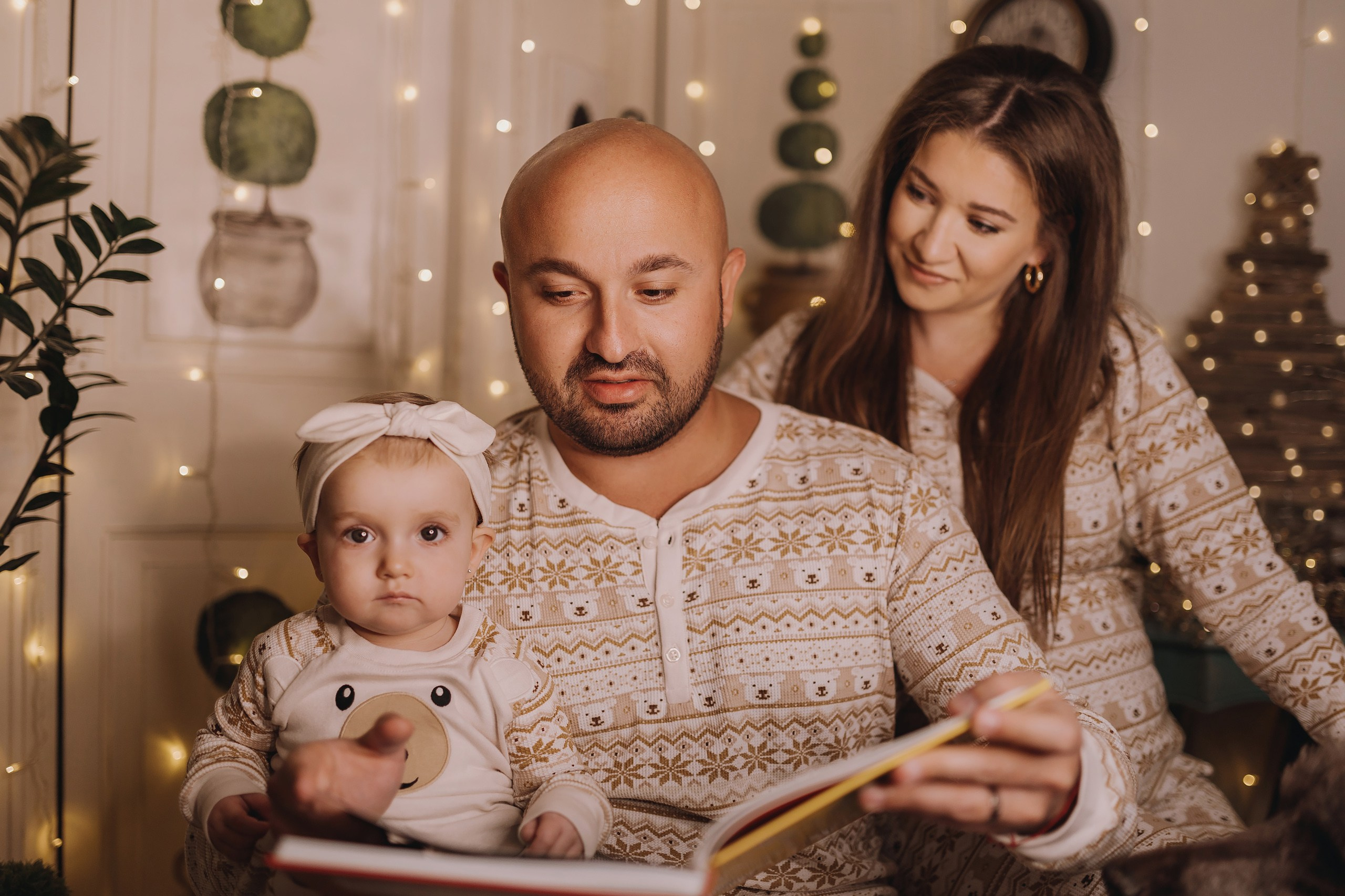 09.12.2023 Christmas Photoshoot. Wedding family event photographer in Chicago Nick Yushevich