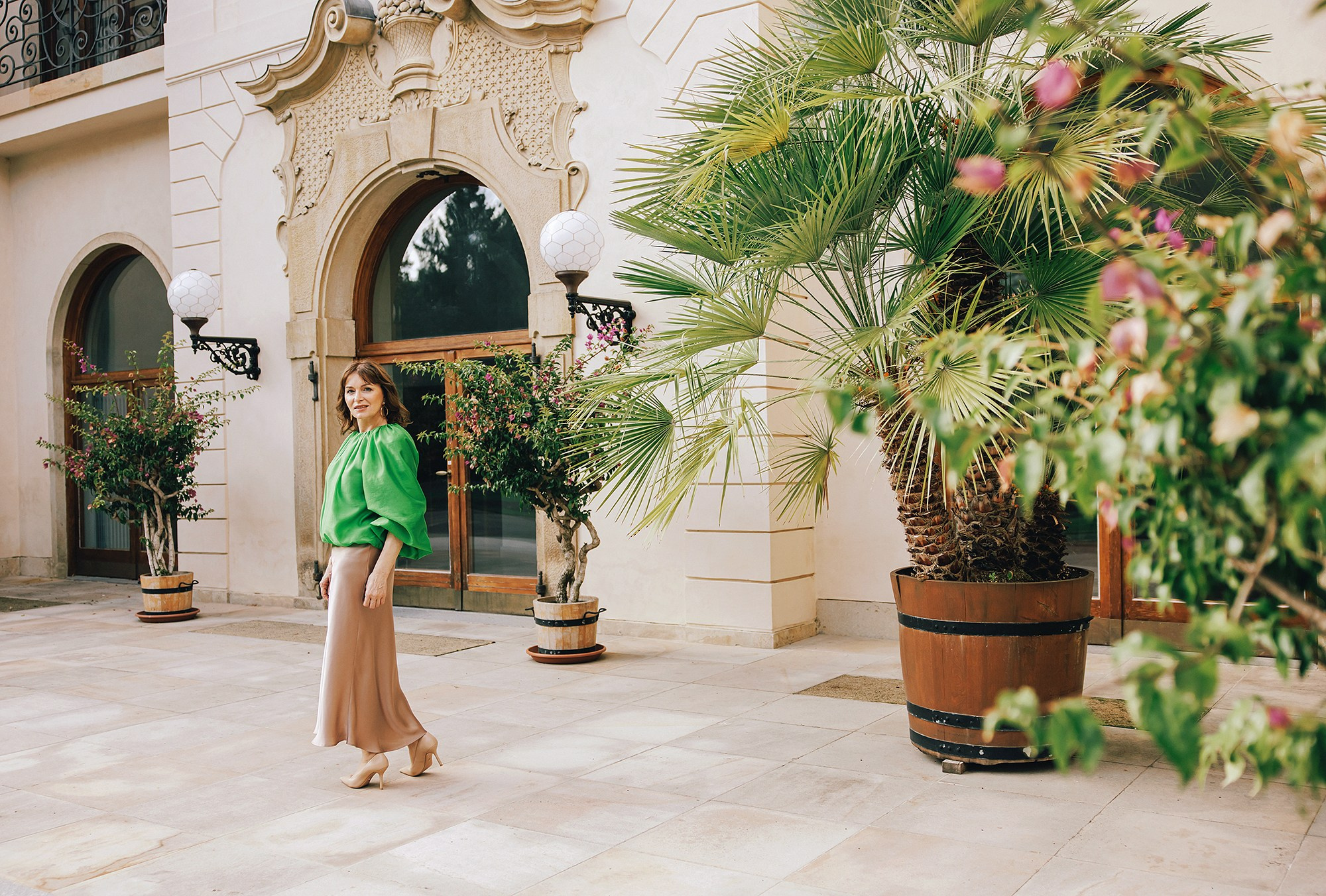 Елена в Пражском парке. Family and wedding photographer in Prague Natalia Fedori