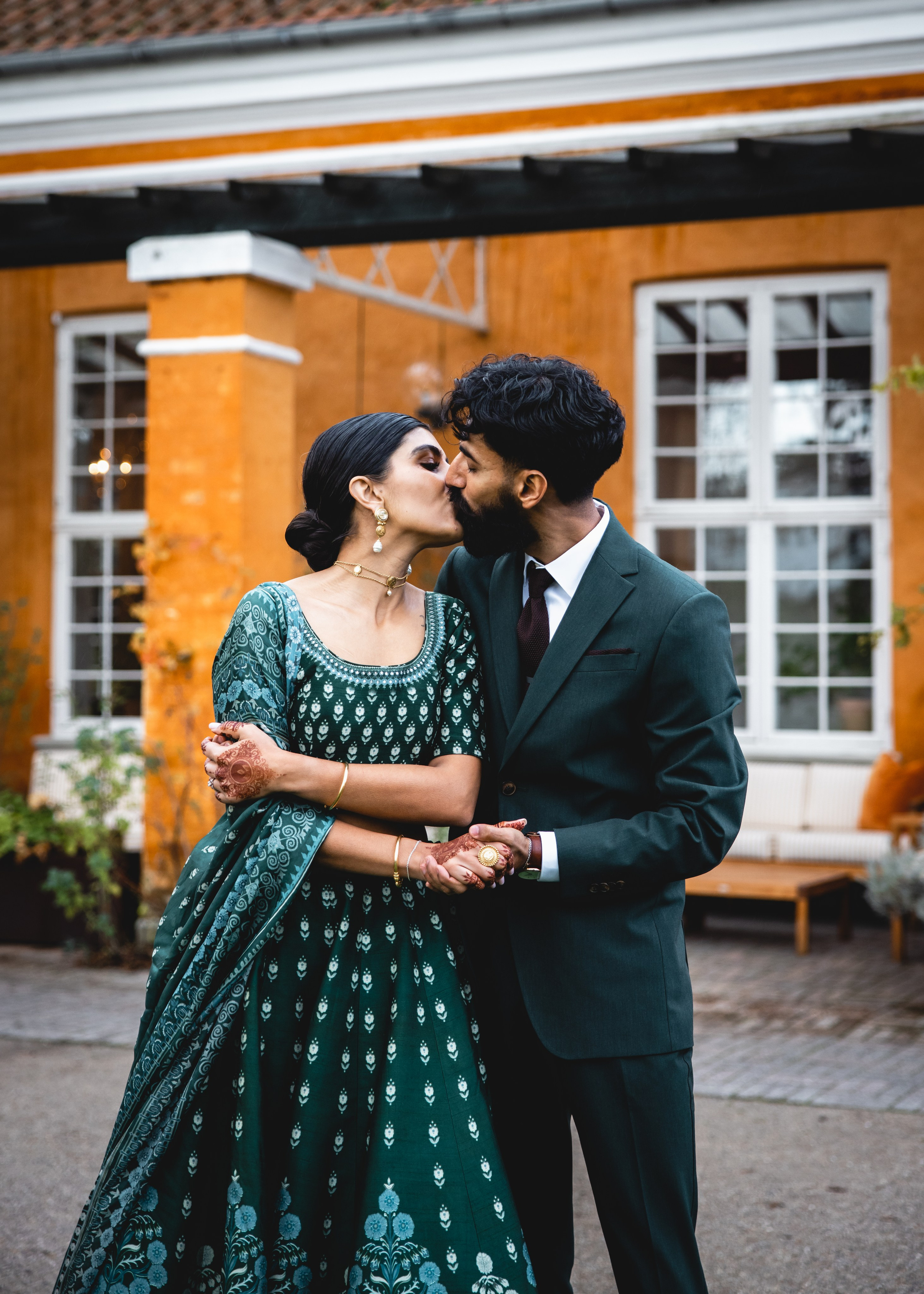 Indian style. Professional wedding photographer in Copenhagen, Denmark — Julia Byron