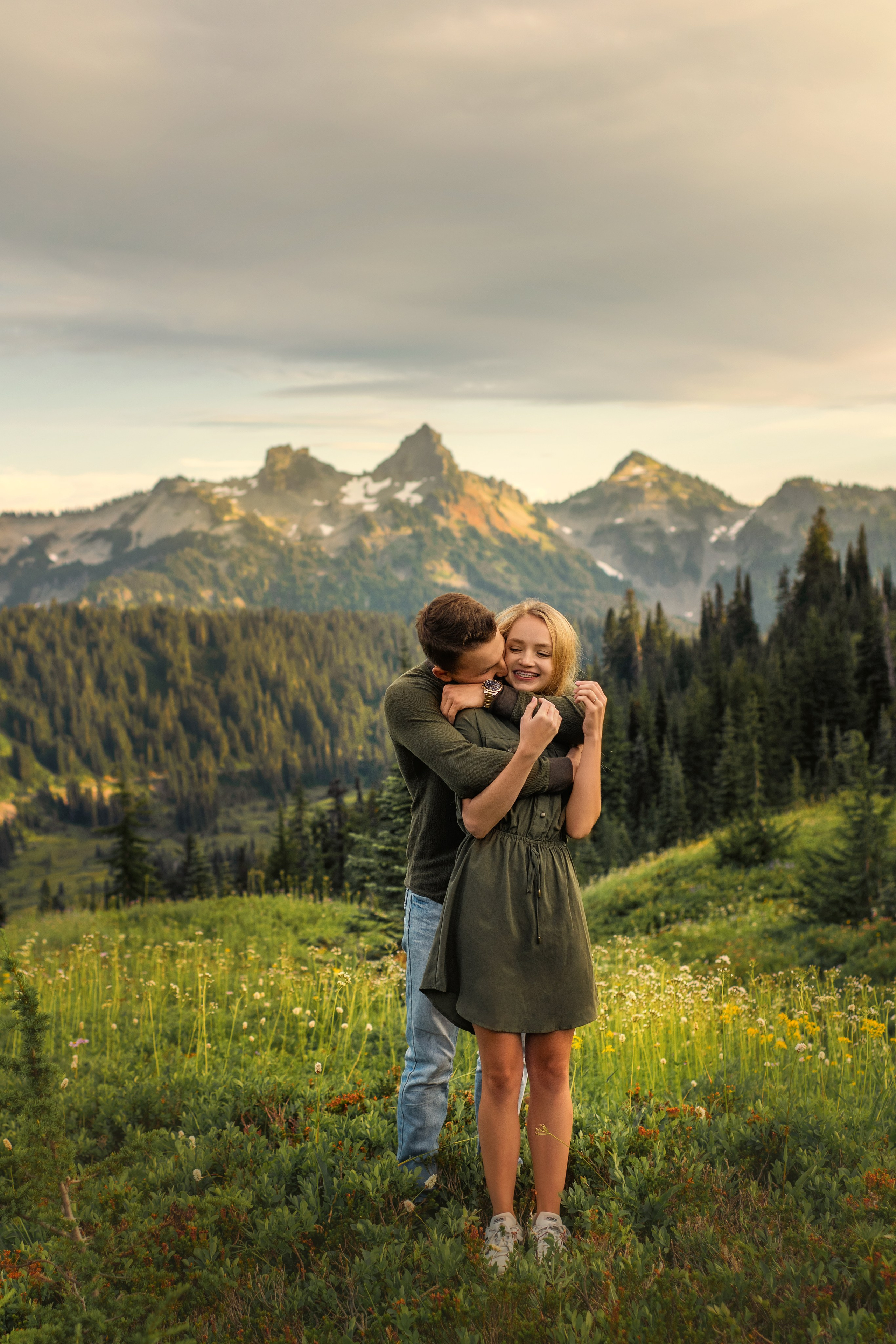 Aleks & Vika. Wedding & family photography in Seattle area. Helen Michelle photographer